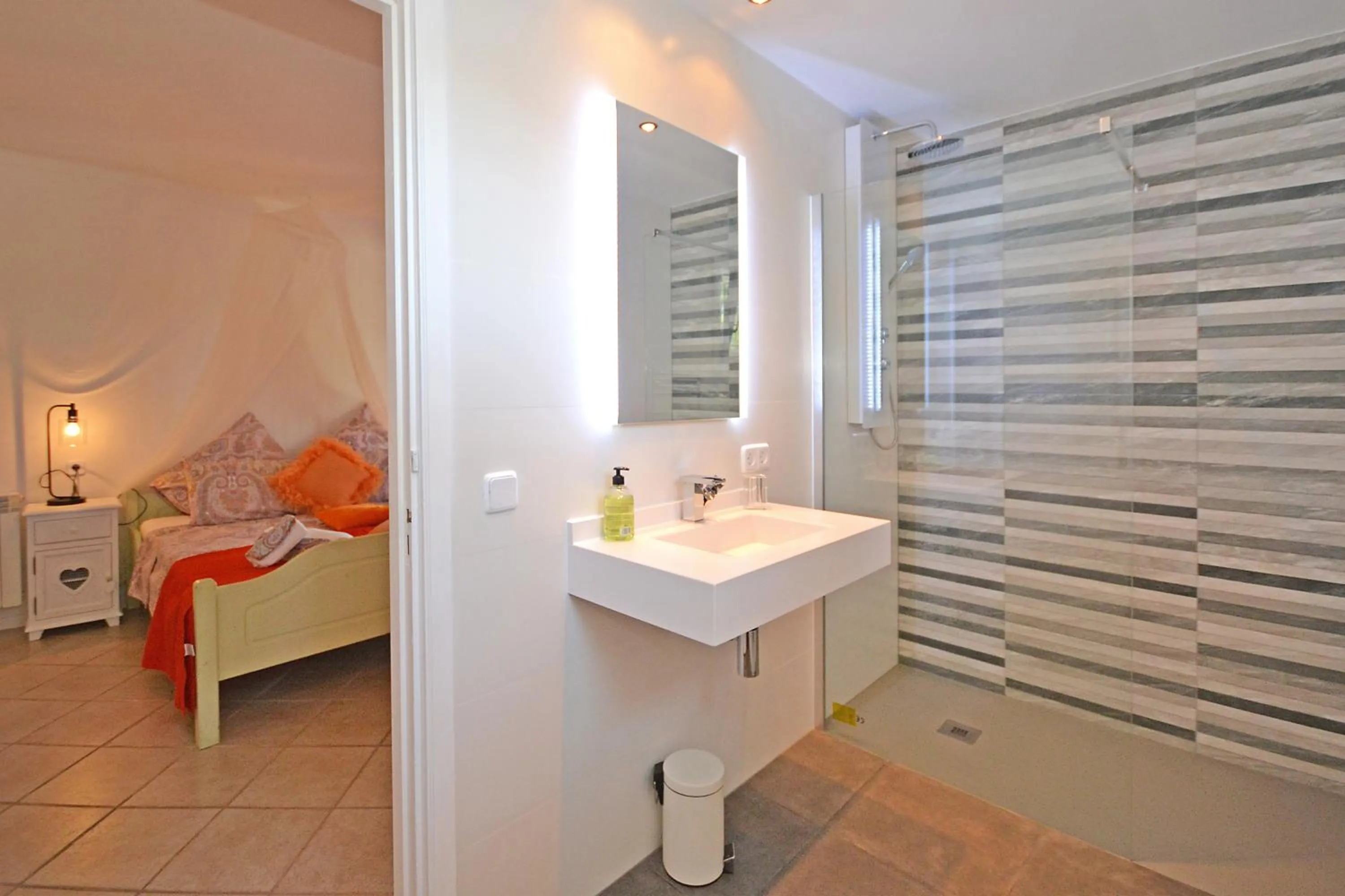Bathroom, Bed in Villa Odette