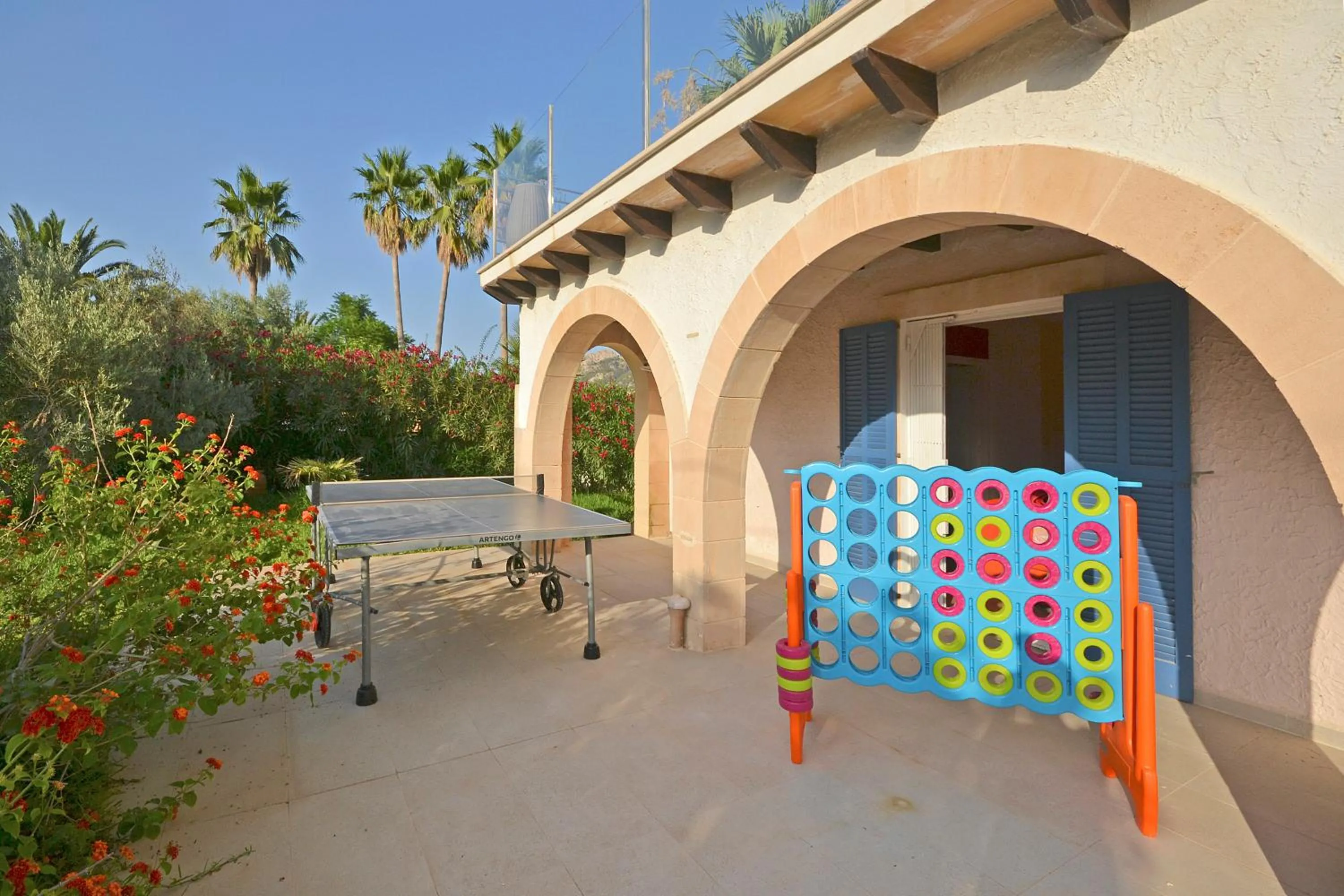 Table tennis in Villa Odette