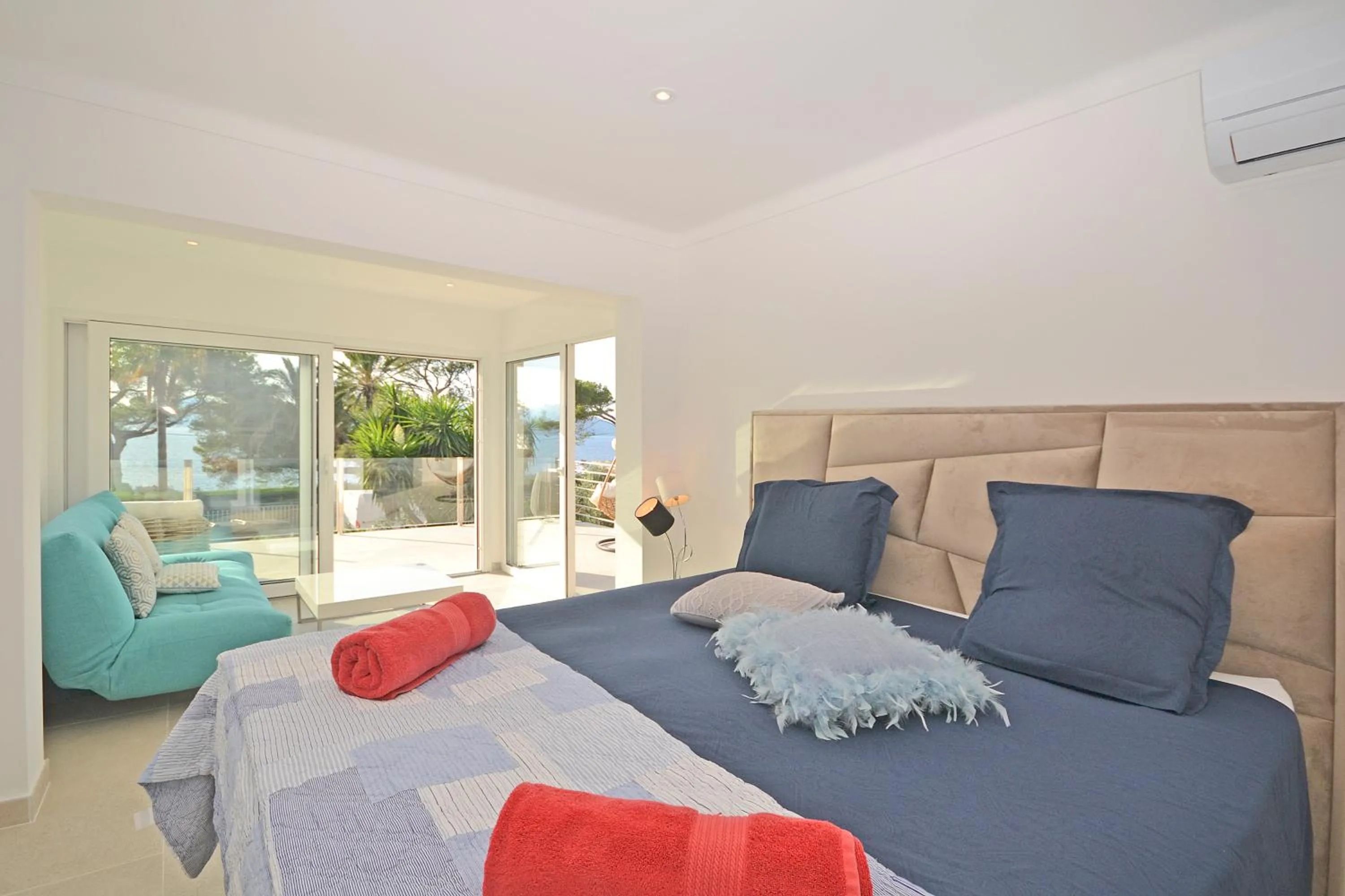 Bedroom, Bed in Villa Odette