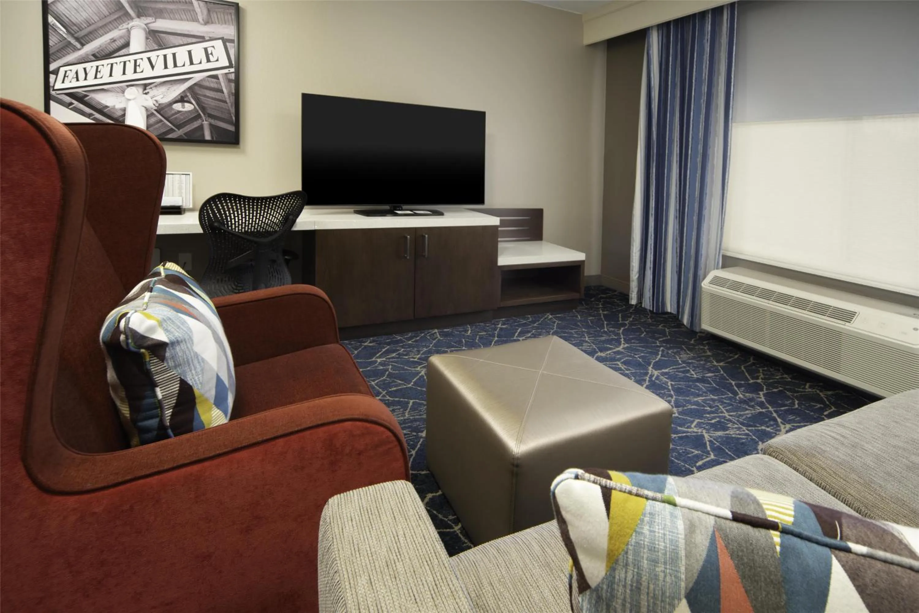 Living room in Hilton Garden Inn Fayetteville/Fort Bragg