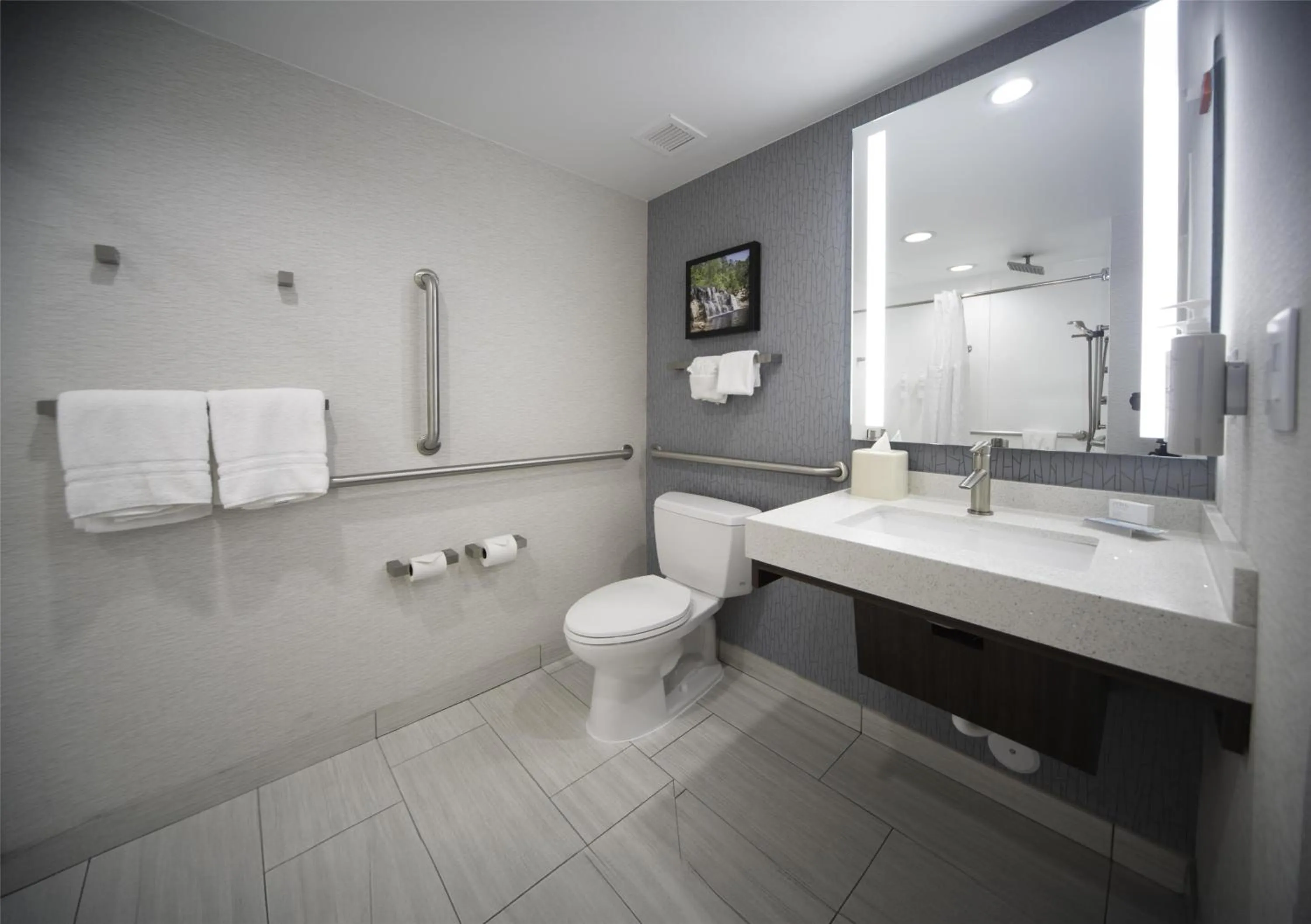 Bathroom in Hilton Garden Inn Fayetteville/Fort Bragg