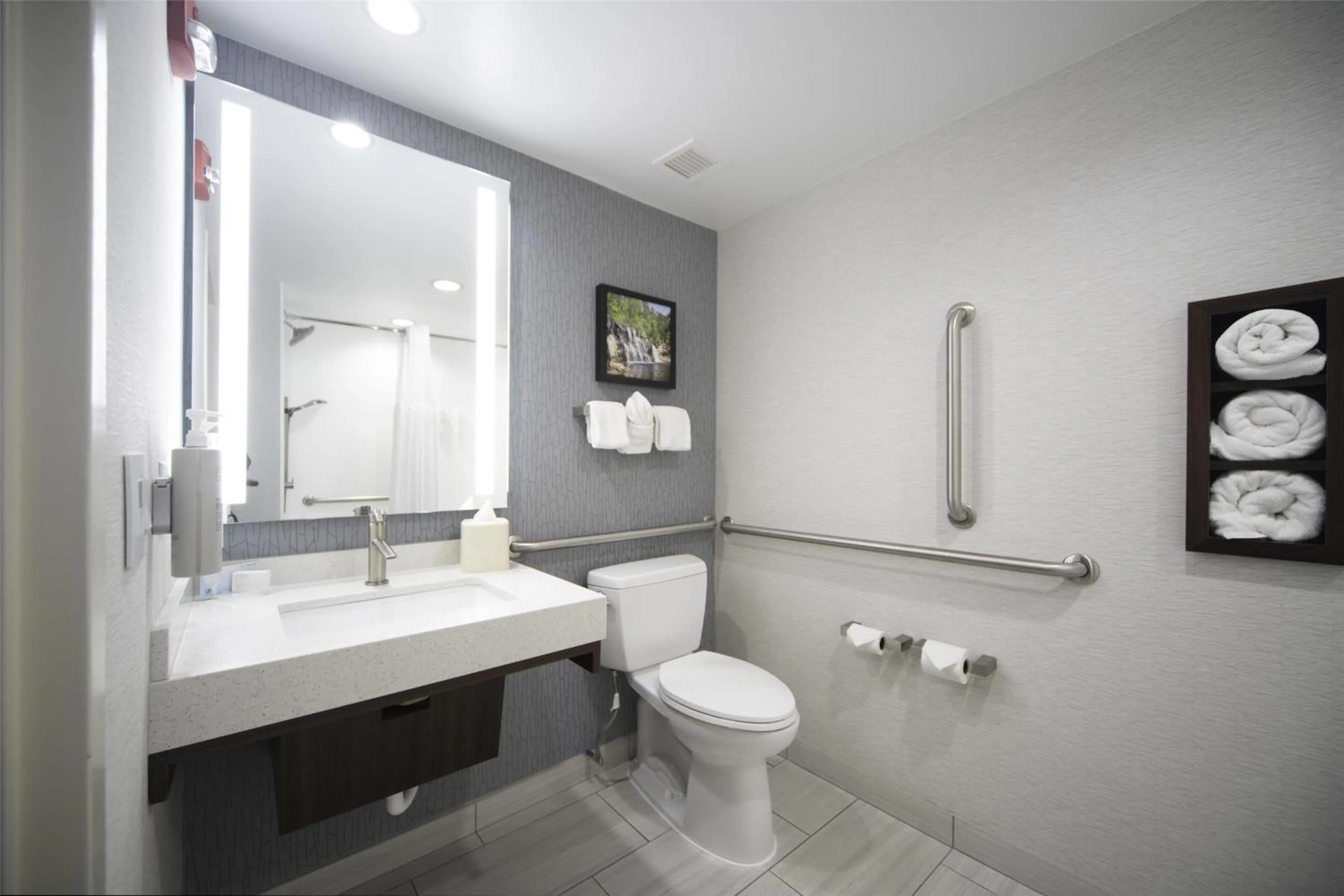 Bathroom in Hilton Garden Inn Fayetteville/Fort Bragg