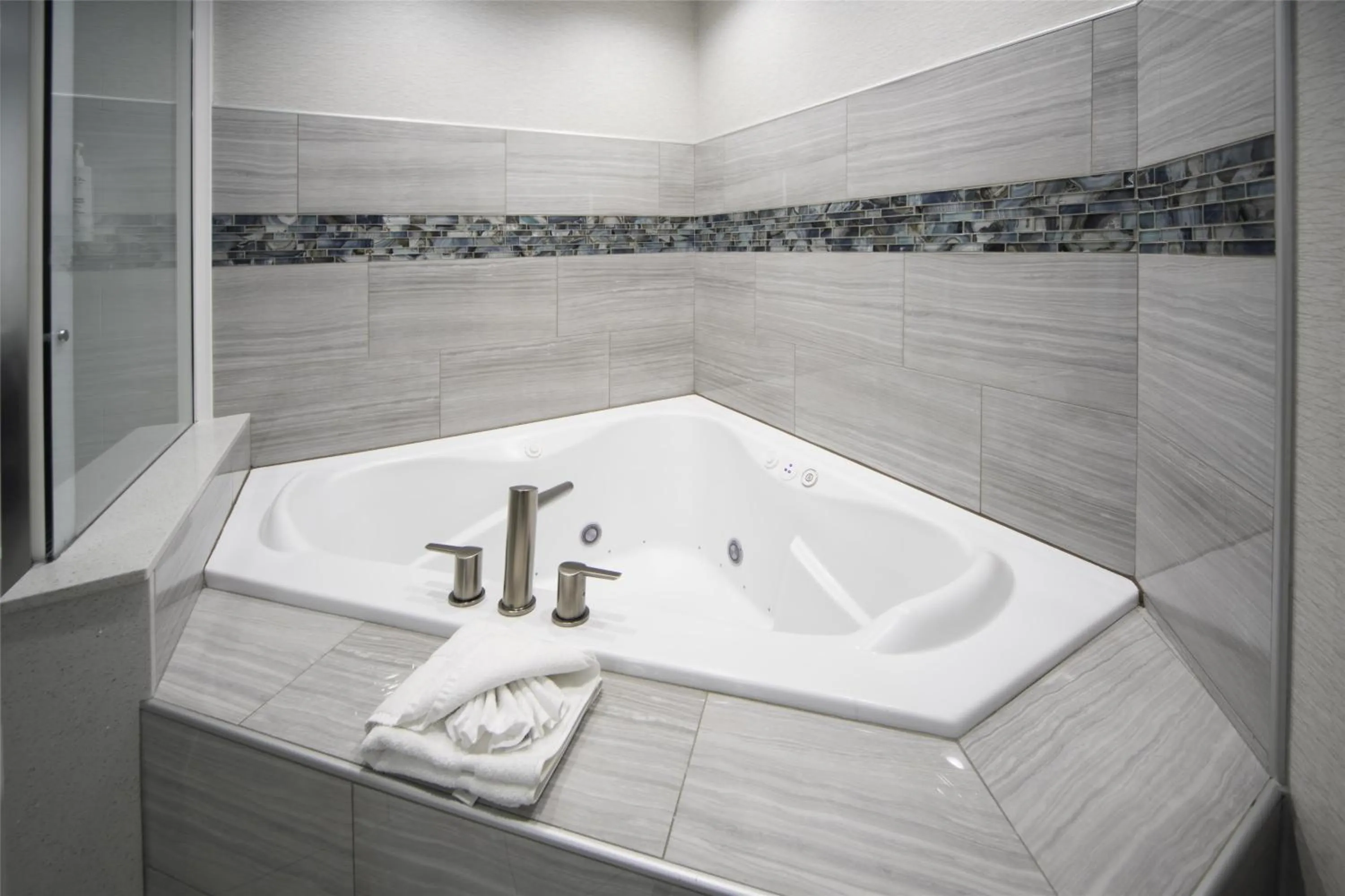 Bathroom in Hilton Garden Inn Fayetteville/Fort Bragg