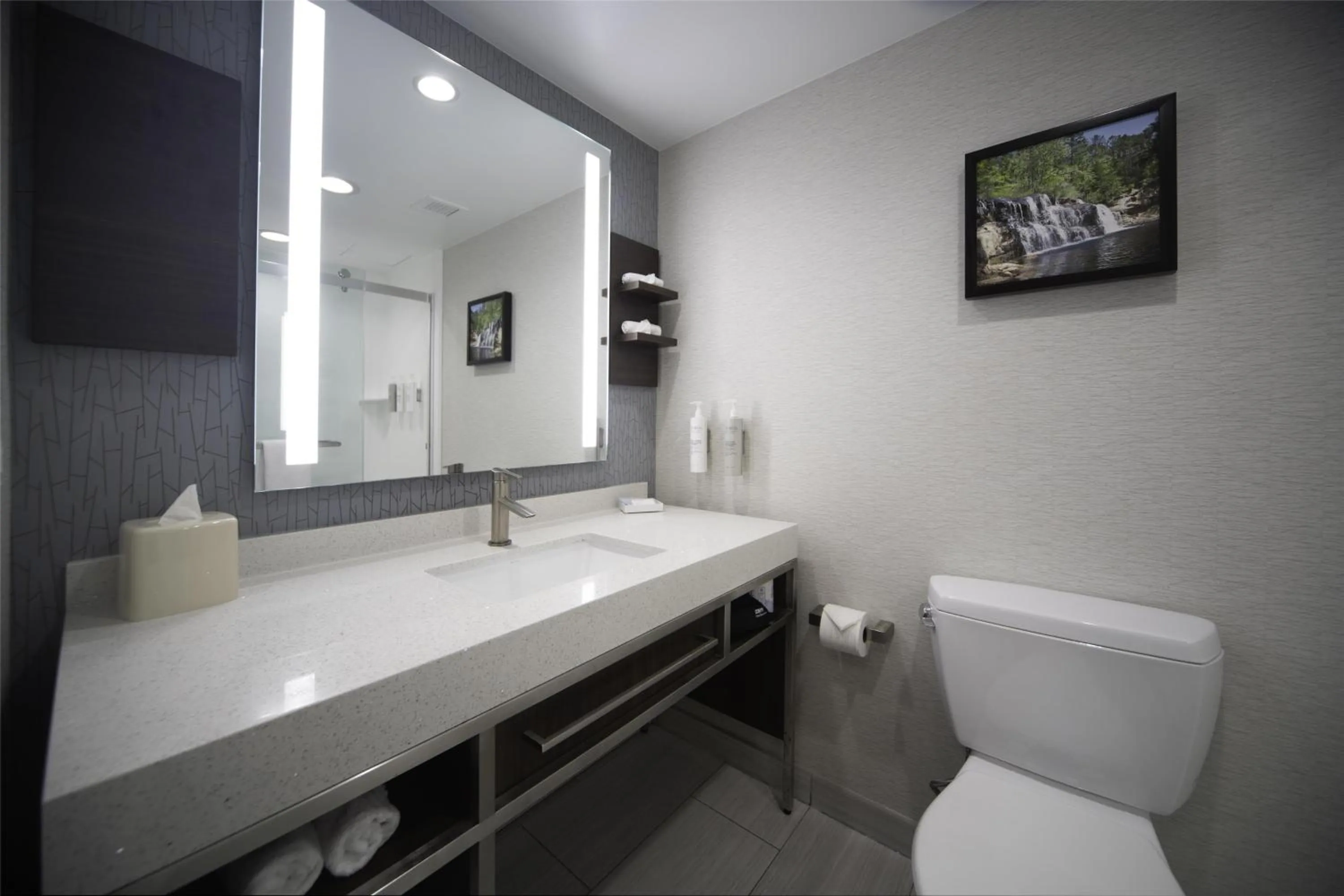 Bathroom in Hilton Garden Inn Fayetteville/Fort Bragg