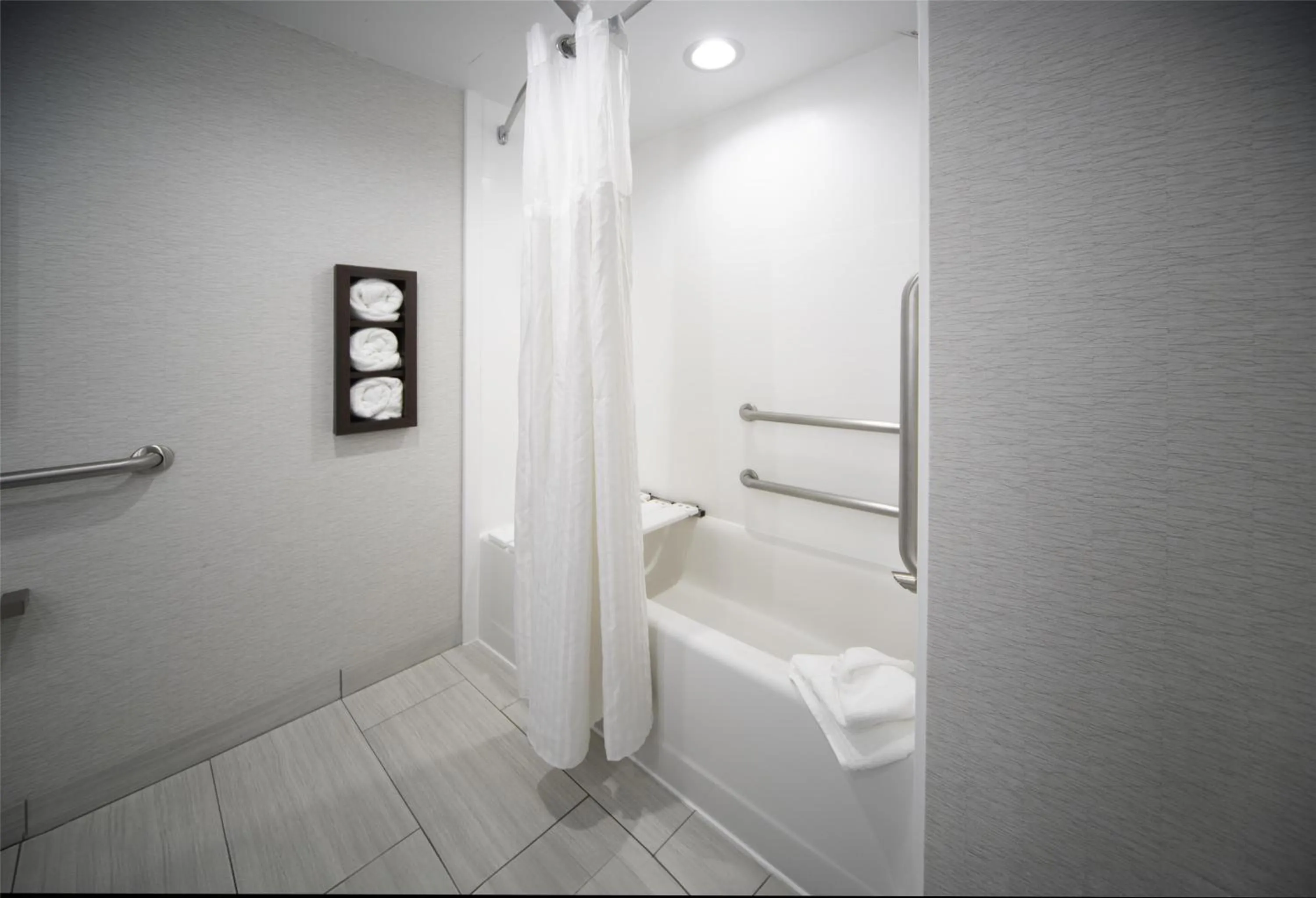 Bathroom in Hilton Garden Inn Fayetteville/Fort Bragg