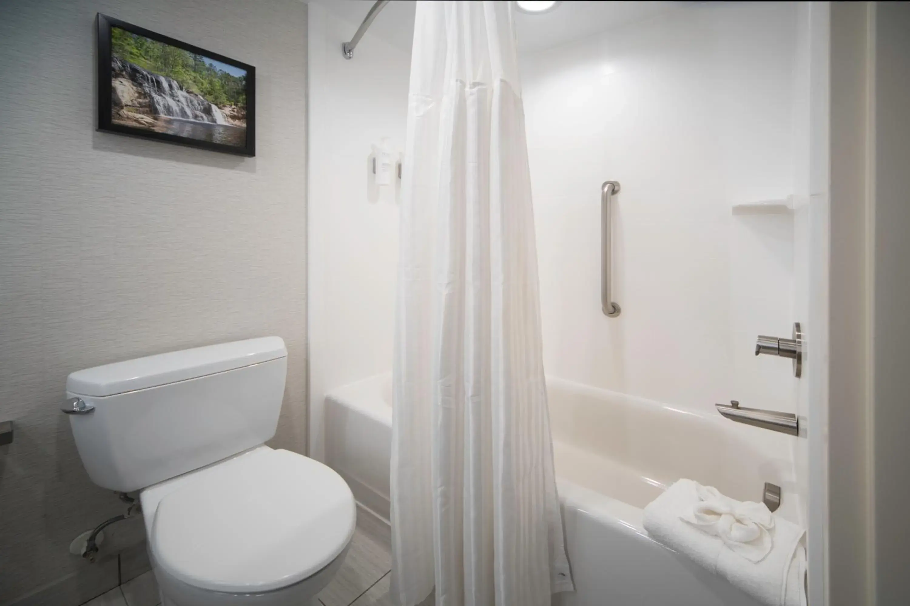 One-Bedroom Queen Suite with Sofa Bed in Hilton Garden Inn Fayetteville/Fort Bragg One-Bedroom Queen Suite with Sofa Bed in Hilton Garden Inn Fayetteville/Fort Bragg