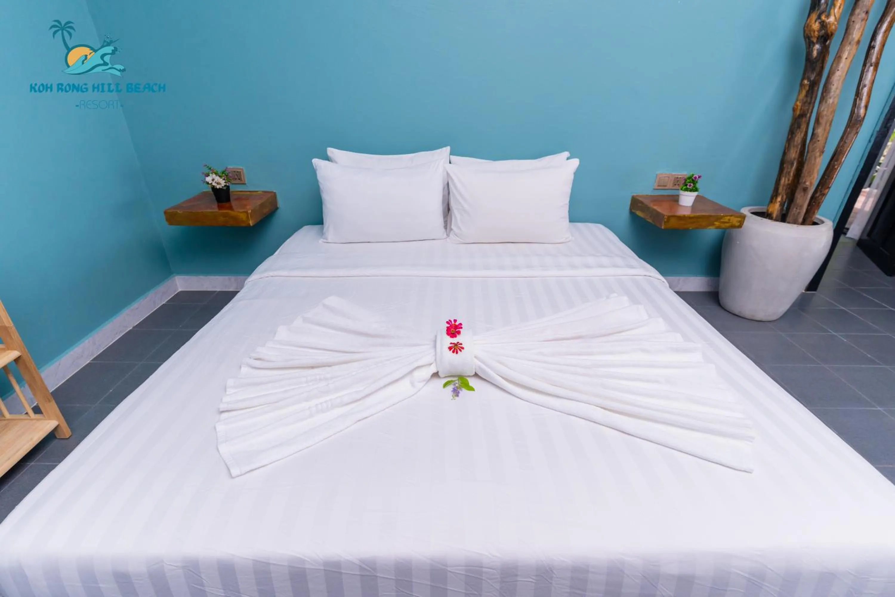 Photo of the whole room, Bed in Koh Rong Hill Beach Resort