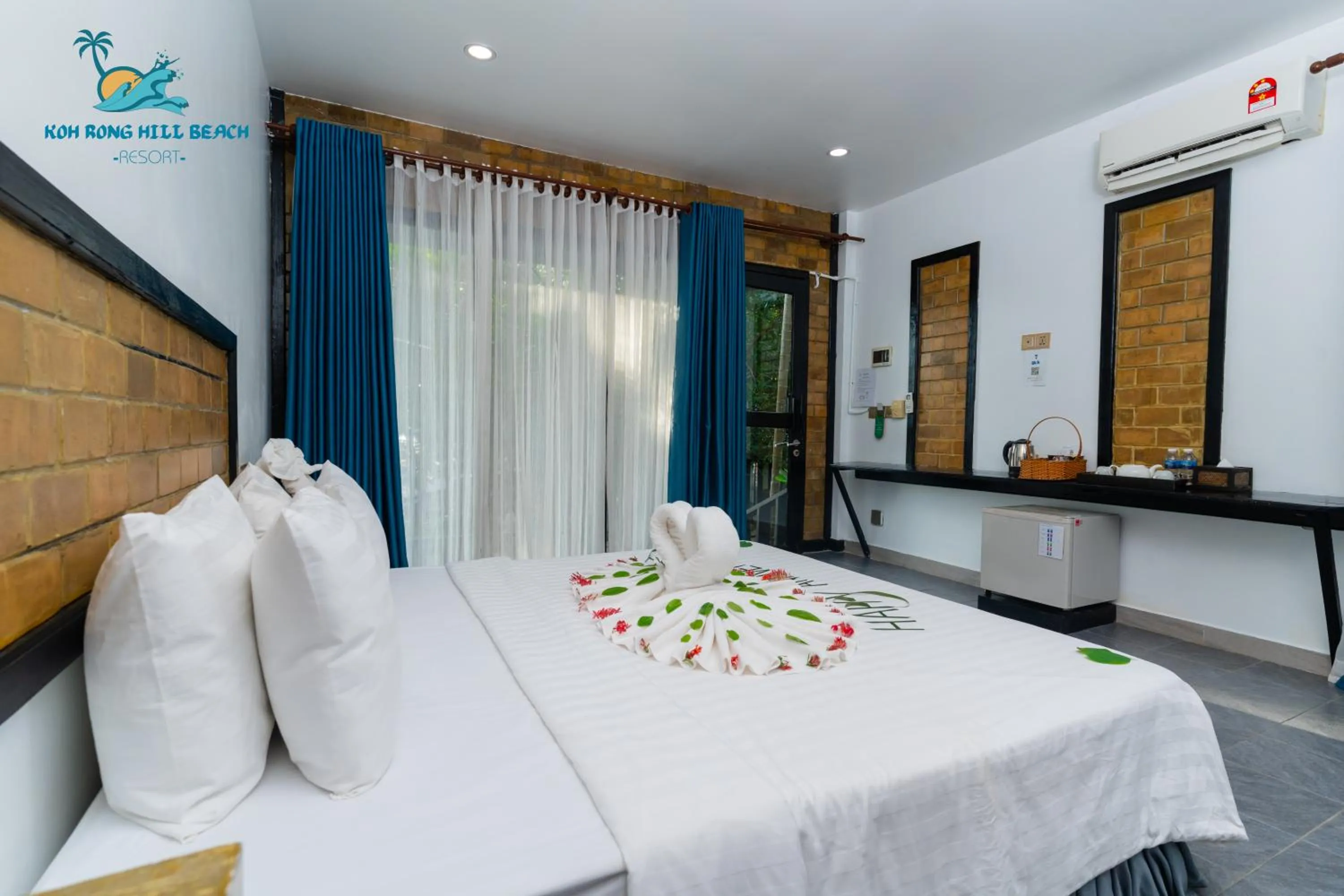 Photo of the whole room, Bed in Koh Rong Hill Beach Resort