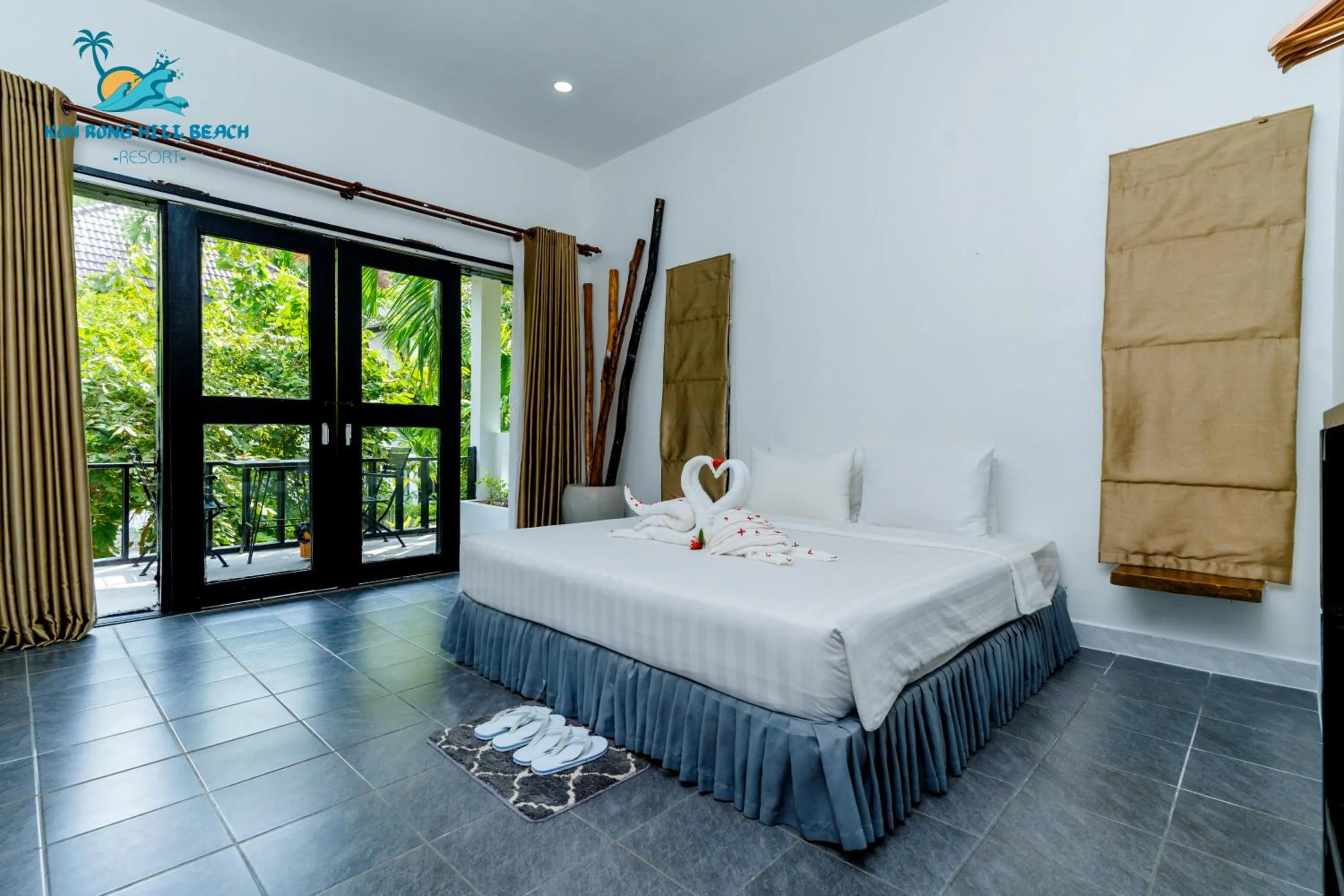 Photo of the whole room, Bed in Koh Rong Hill Beach Resort