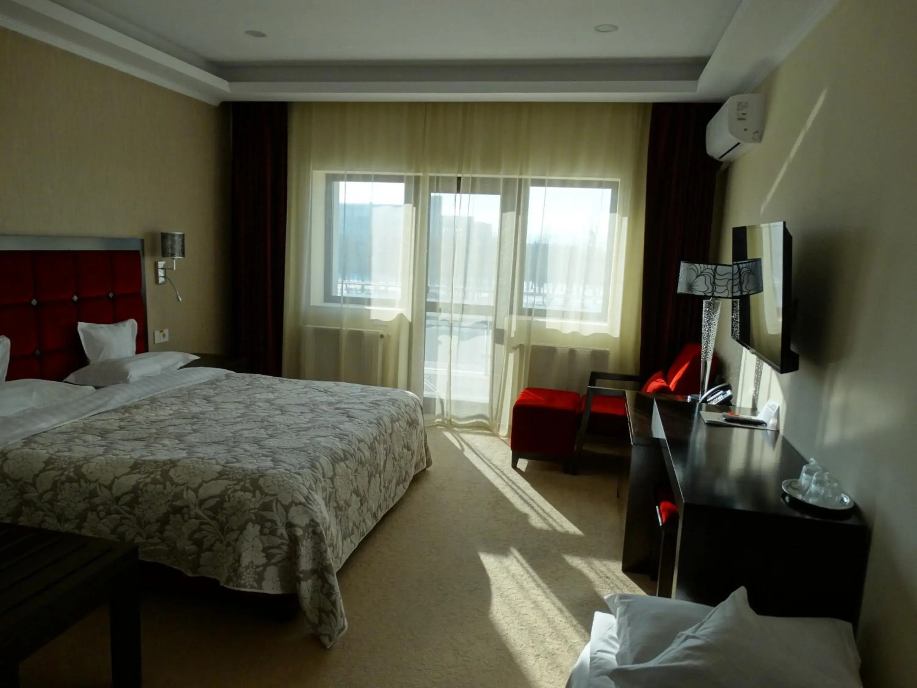 Double Room with Balcony (2 Adults + 1 Child) in Hotel Terra Iasi Double Room with Balcony (2 Adults + 1 Child) in Hotel Terra Iasi