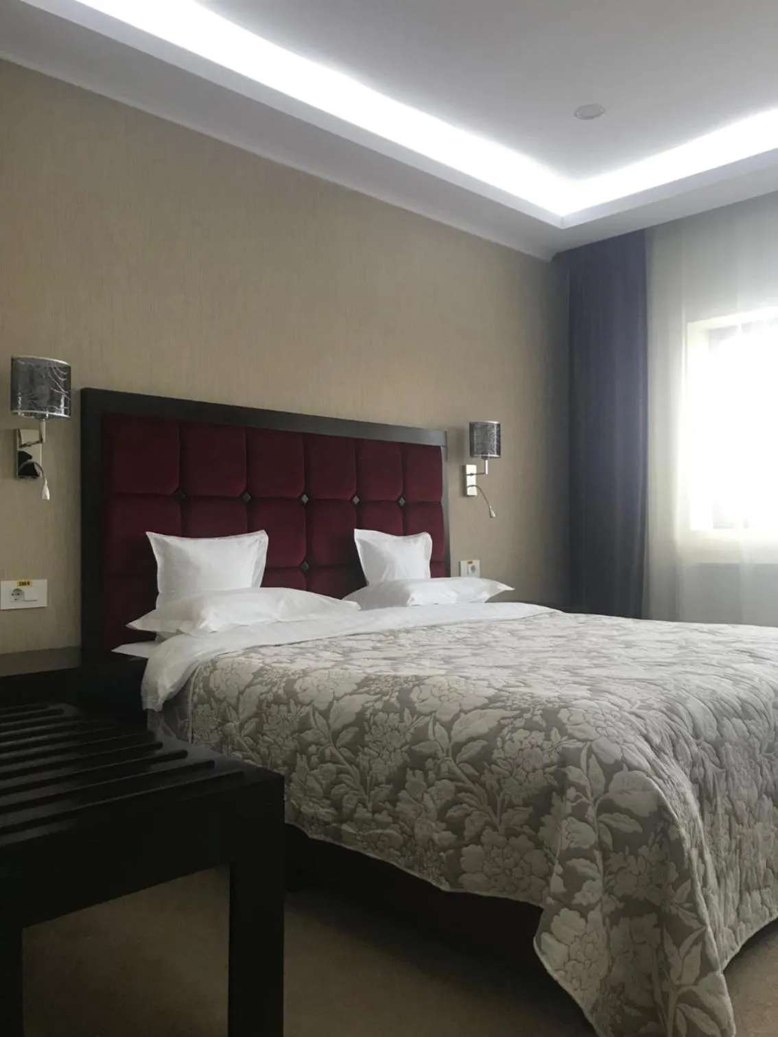 Bed in Hotel Terra Iasi