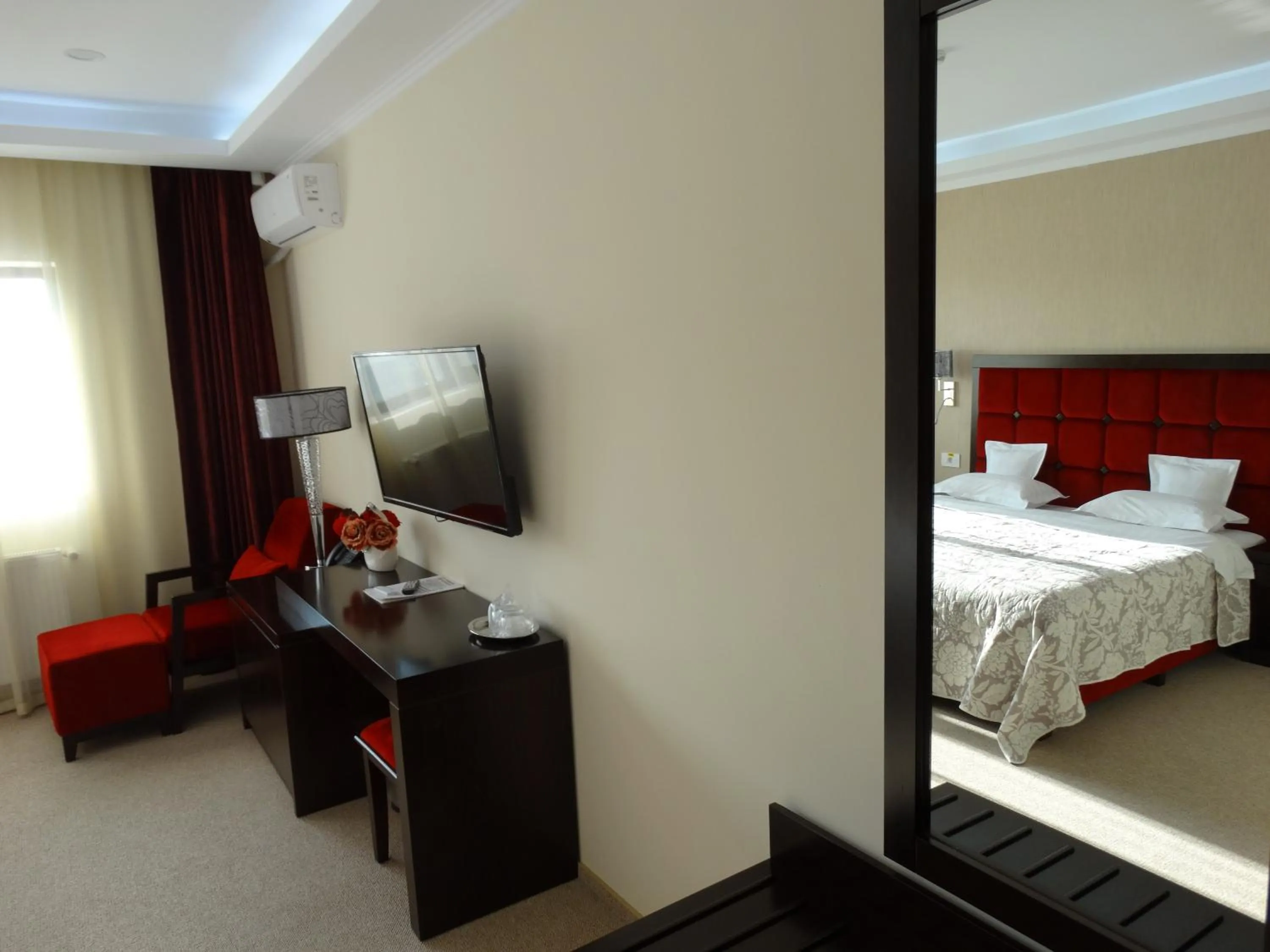 Bed in Hotel Terra Iasi