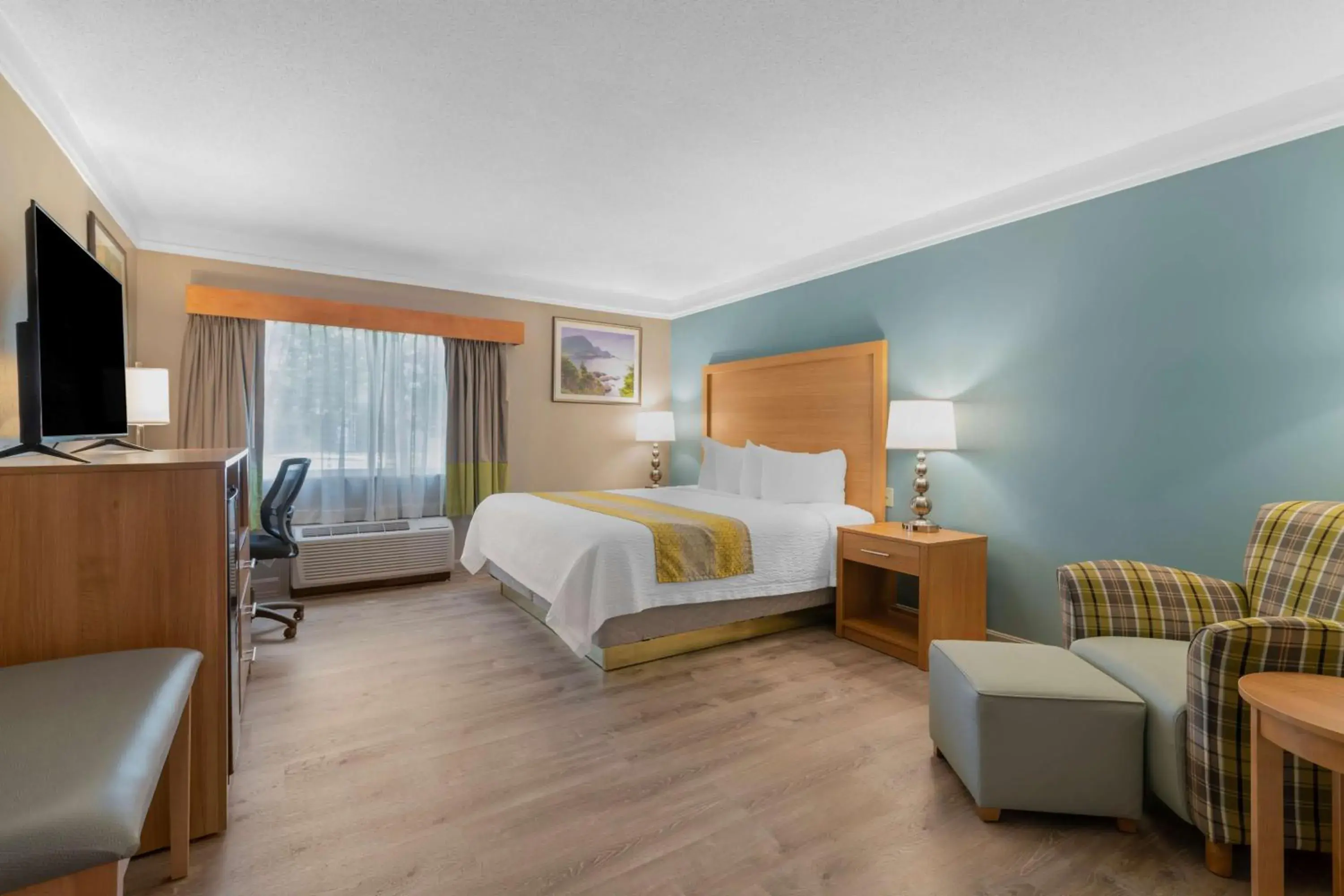 Bedroom, Bed in Best Western PLUS Executive Court Inn & Conference Center Bedroom, Bed in Best Western PLUS Executive Court Inn & Conference Center