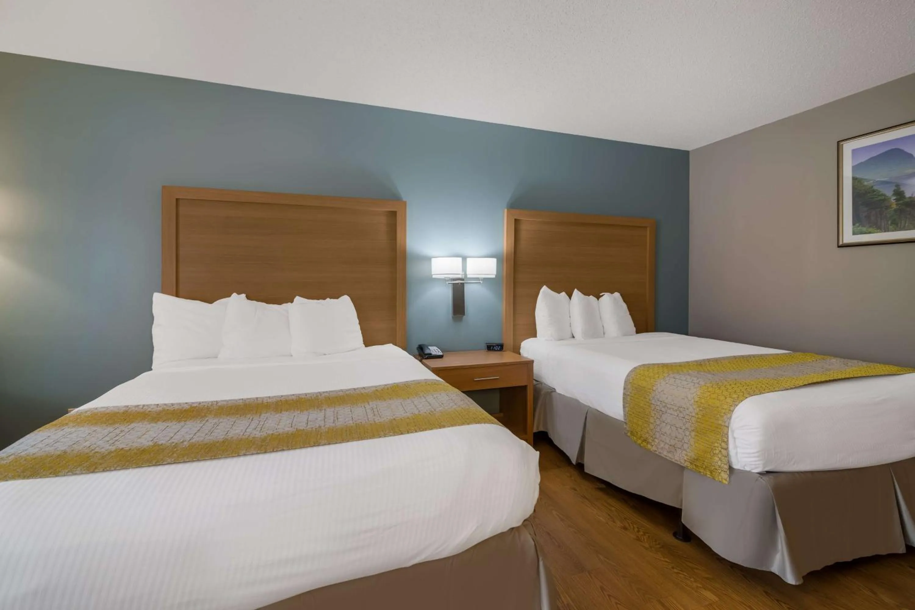 Bedroom, Bed in Best Western PLUS Executive Court Inn & Conference Center