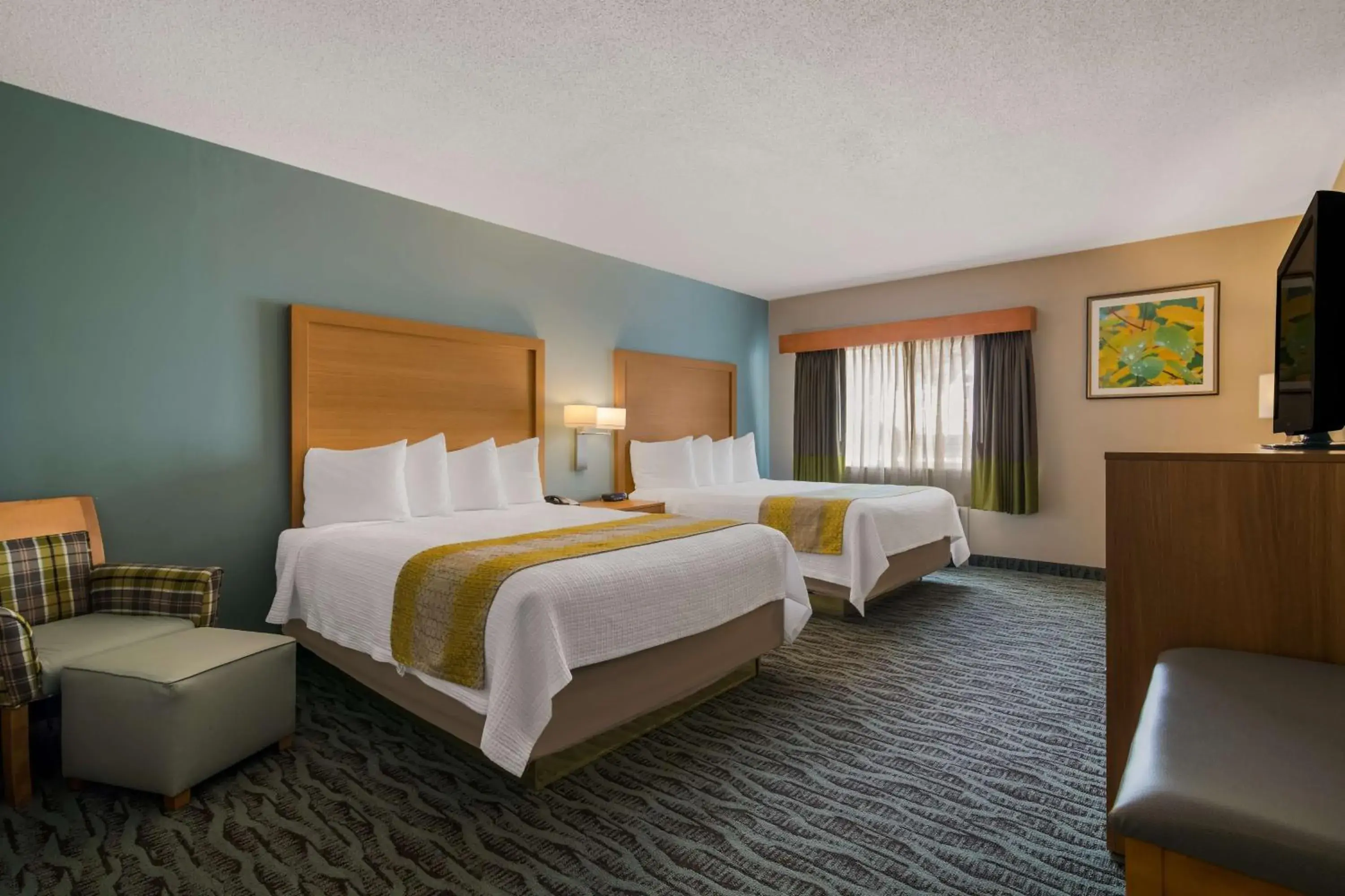 Queen Suite with Two Queen Beds and Sofa Bed in Best Western PLUS Executive Court Inn & Conference Center Queen Suite with Two Queen Beds and Sofa Bed in Best Western PLUS Executive Court Inn & Conference Center