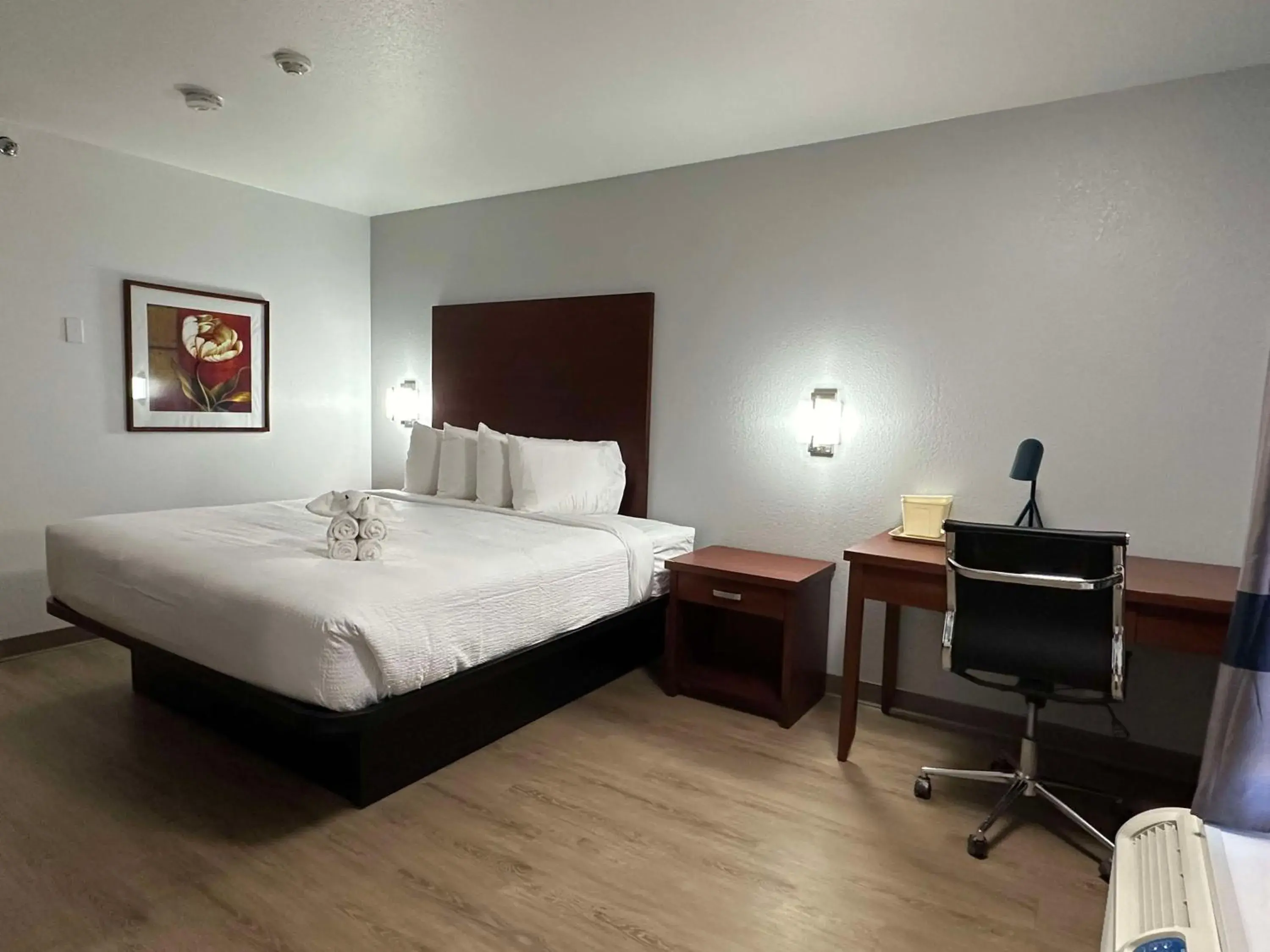 Bed in SureStay Plus by Best Western Brooks Bed in SureStay Plus by Best Western Brooks