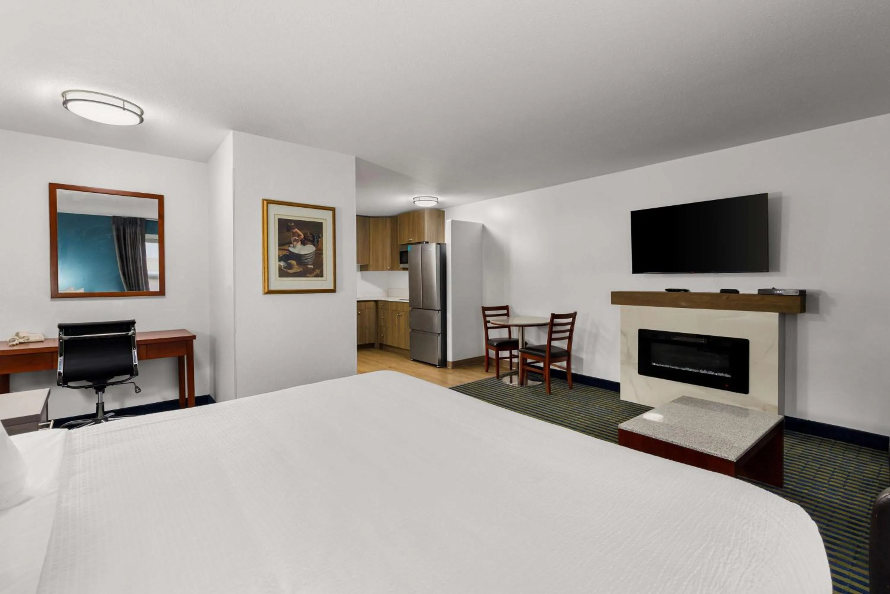 Bed in SureStay Plus by Best Western Brooks