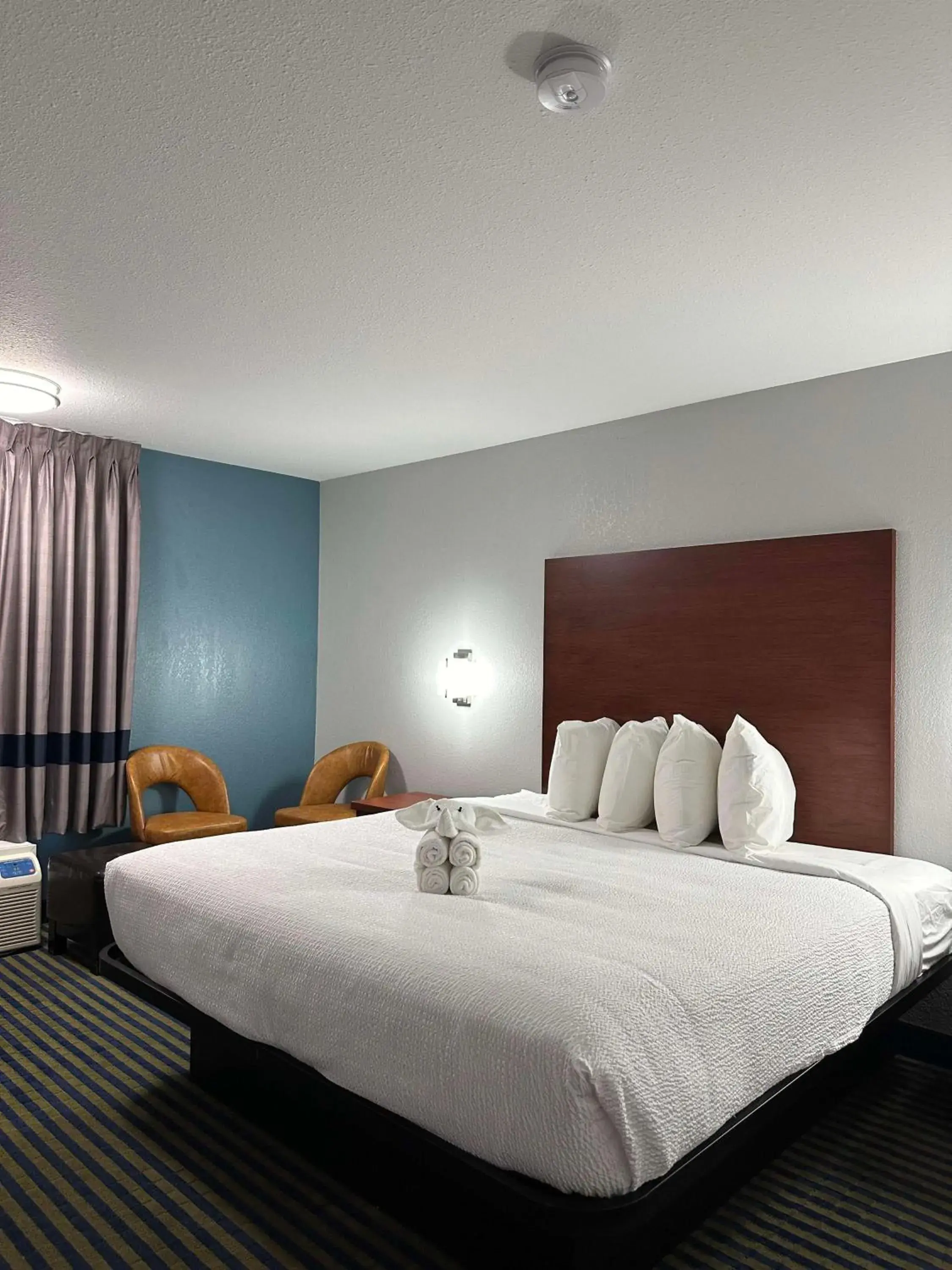 Bed in SureStay Plus by Best Western Brooks Bed in SureStay Plus by Best Western Brooks