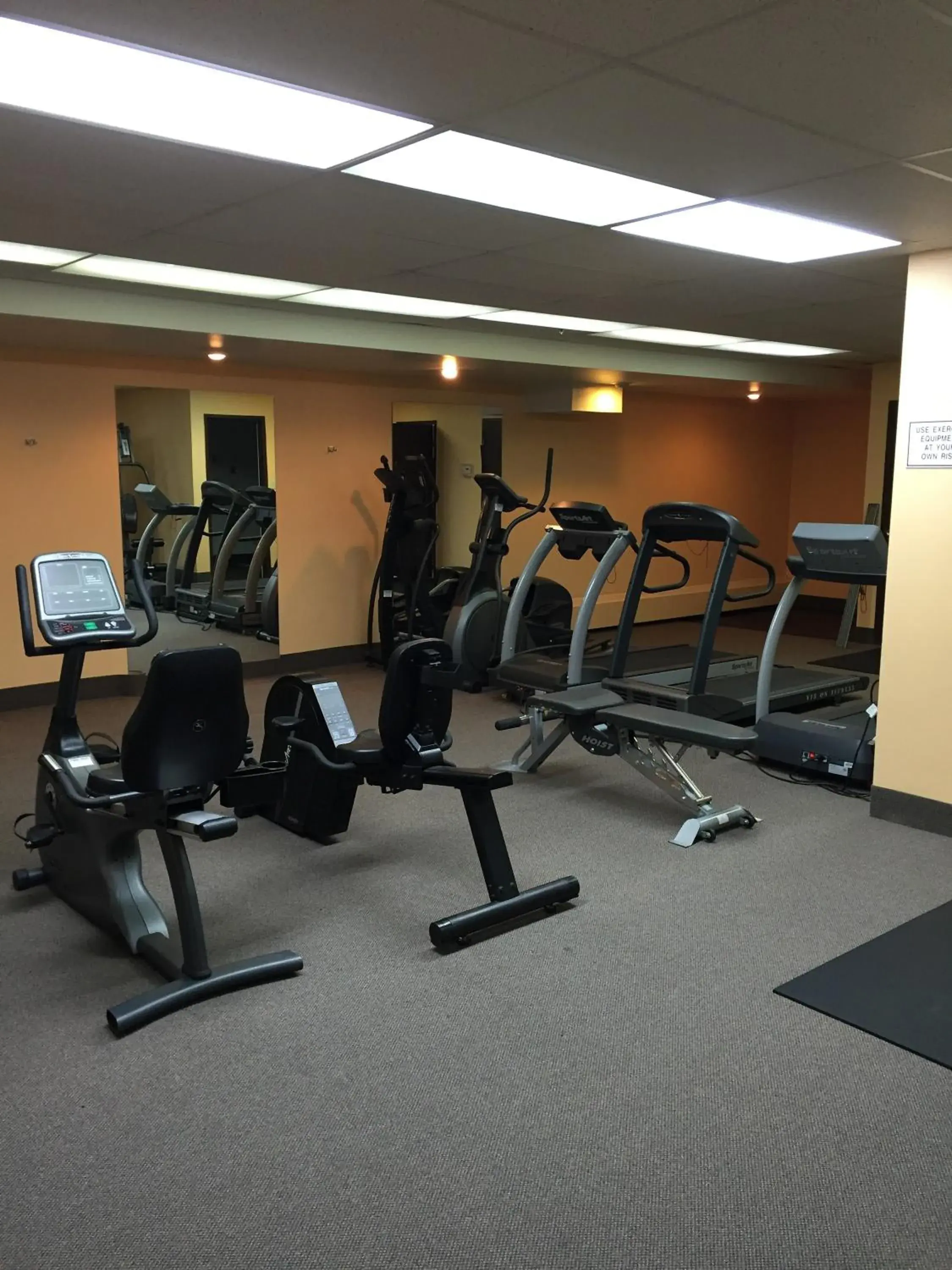 Fitness centre/facilities in Medicine Hat Lodge, Trademark Collection by Wyndham Fitness centre/facilities in Medicine Hat Lodge, Trademark Collection by Wyndham