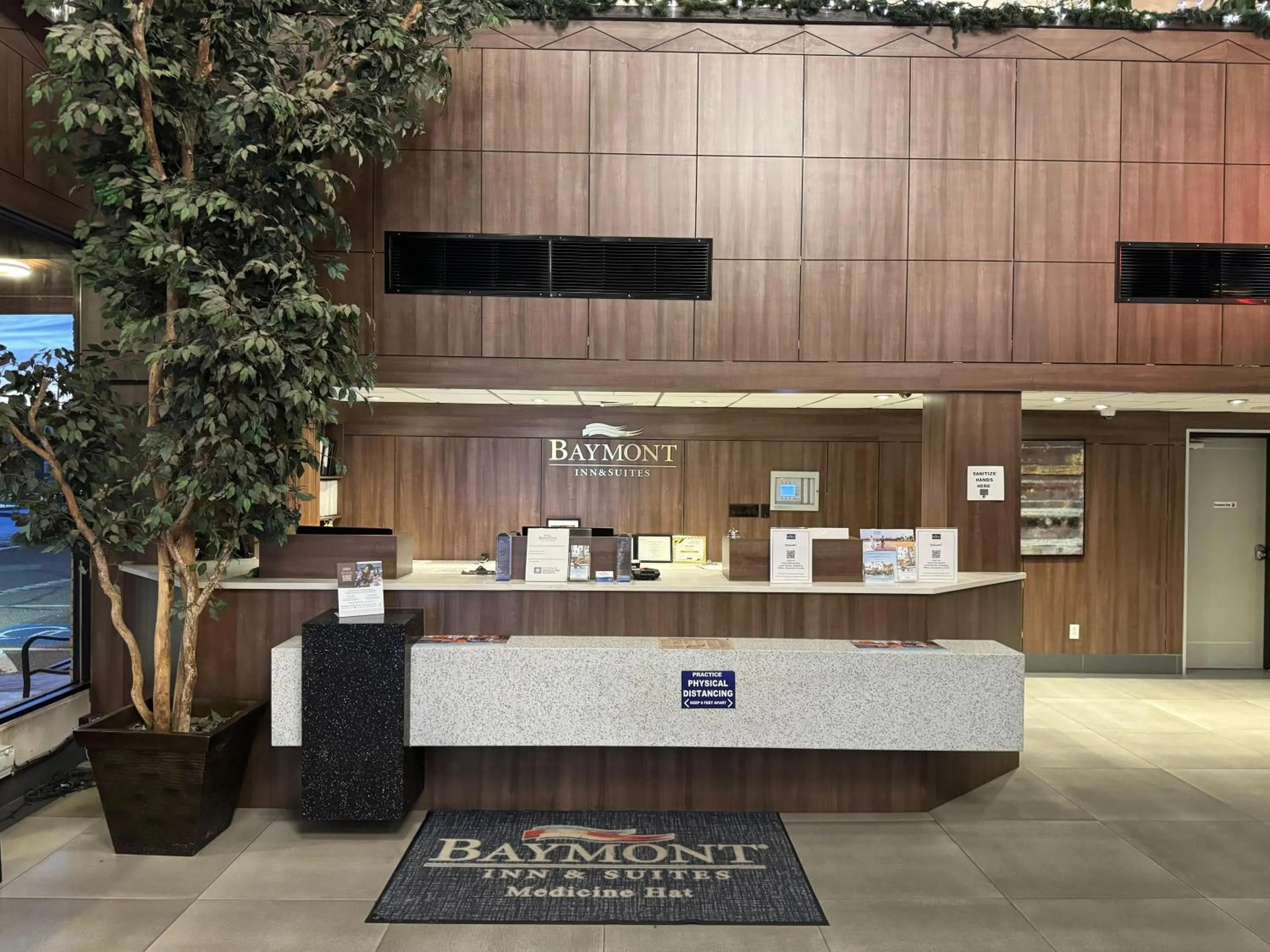 Lobby or reception in Baymont by Wyndham Medicine Hat