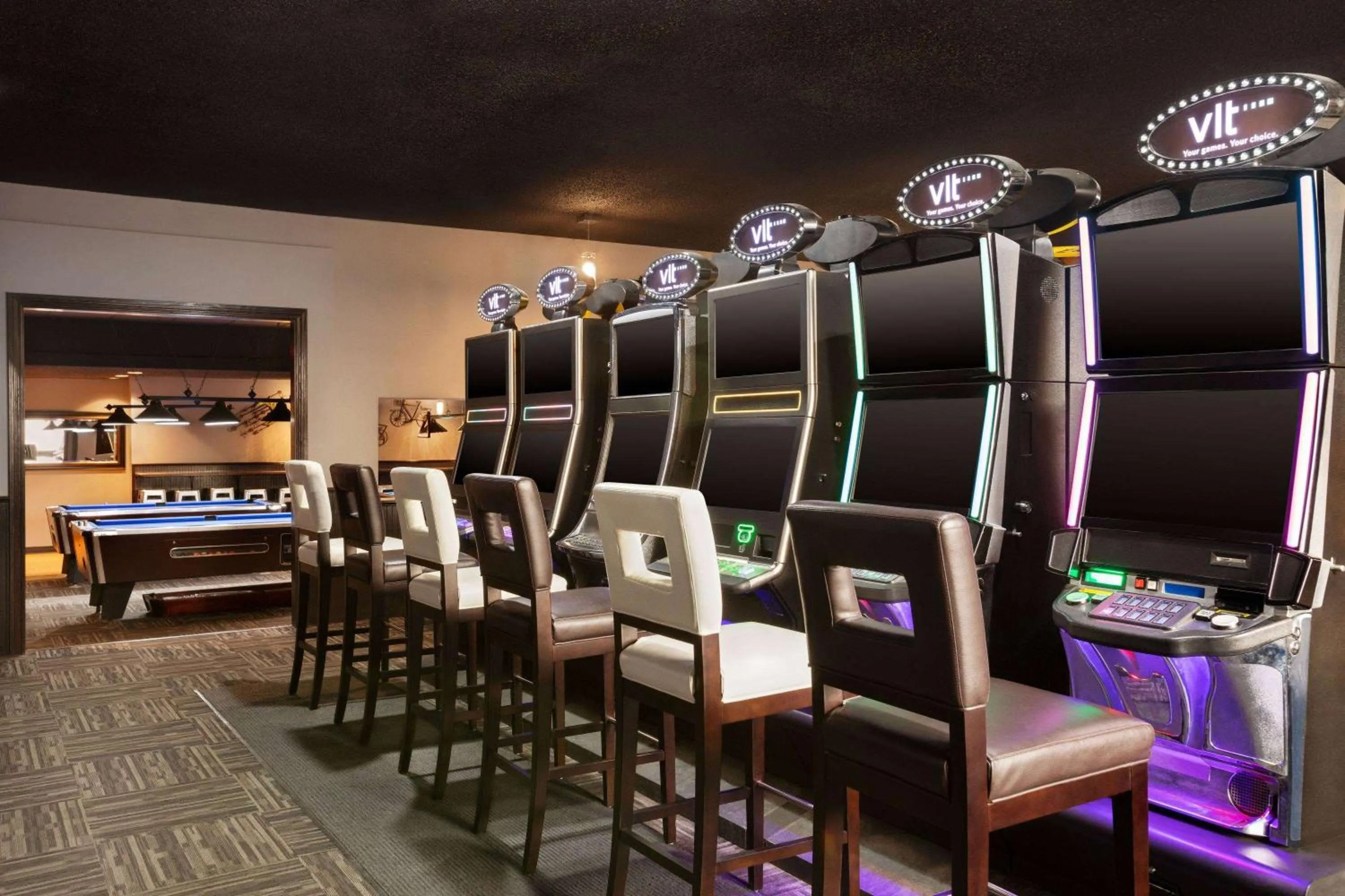 Lounge or bar in Baymont by Wyndham Medicine Hat