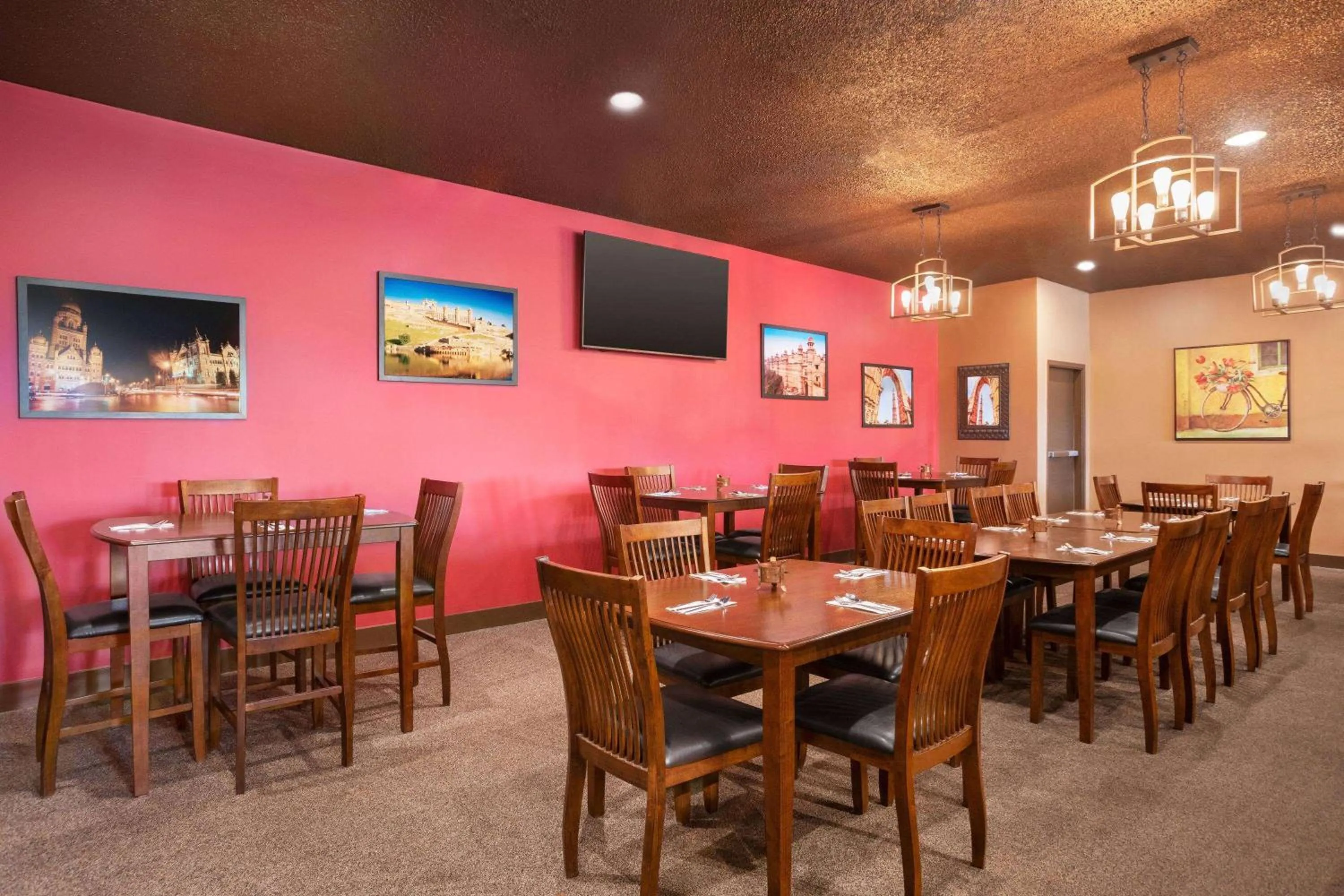 Restaurant/places to eat in Baymont by Wyndham Medicine Hat