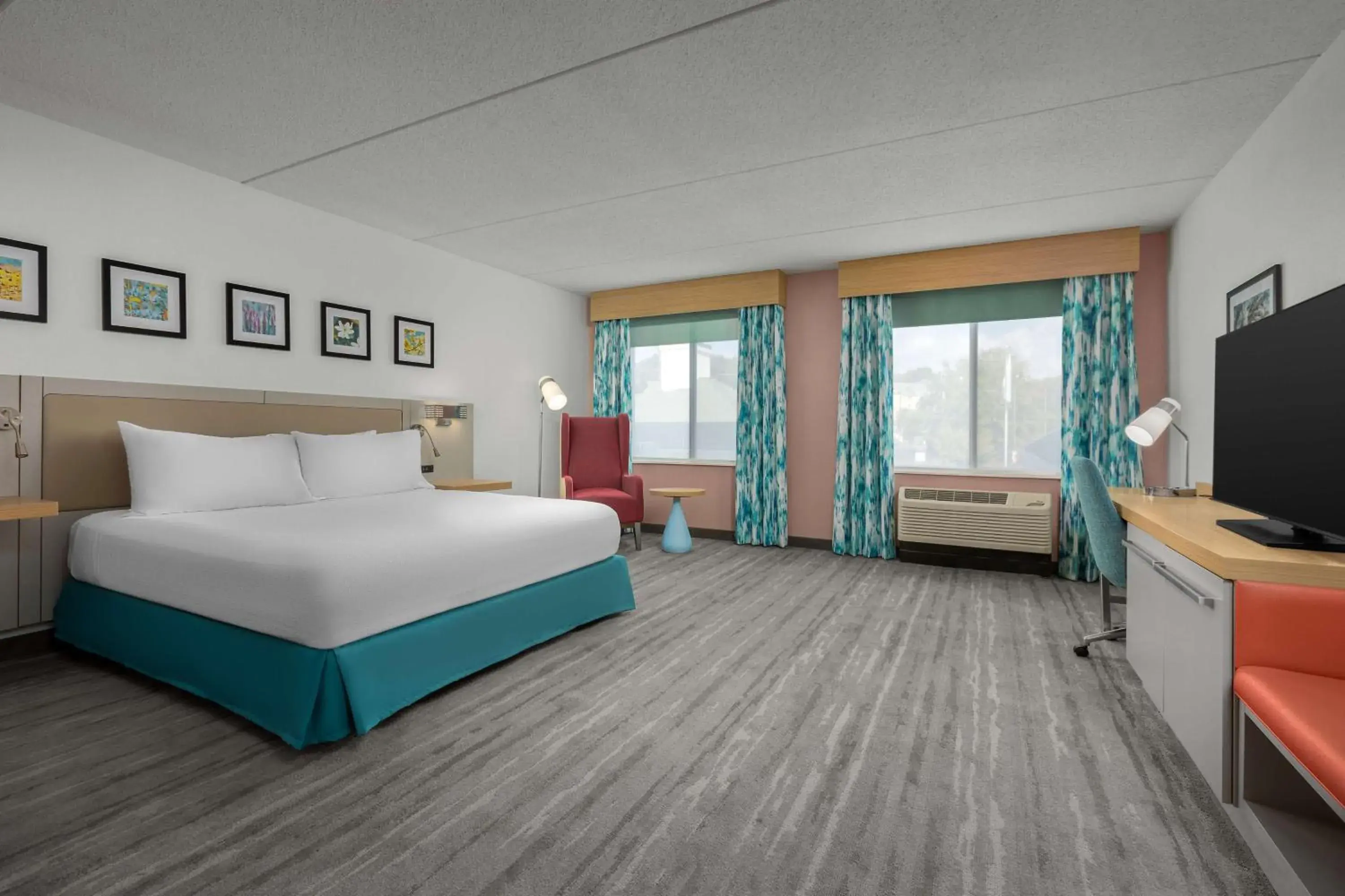 King Room with Accessible Tub - Mobility Access in Hilton Garden Inn Greensboro King Room with Accessible Tub - Mobility Access in Hilton Garden Inn Greensboro