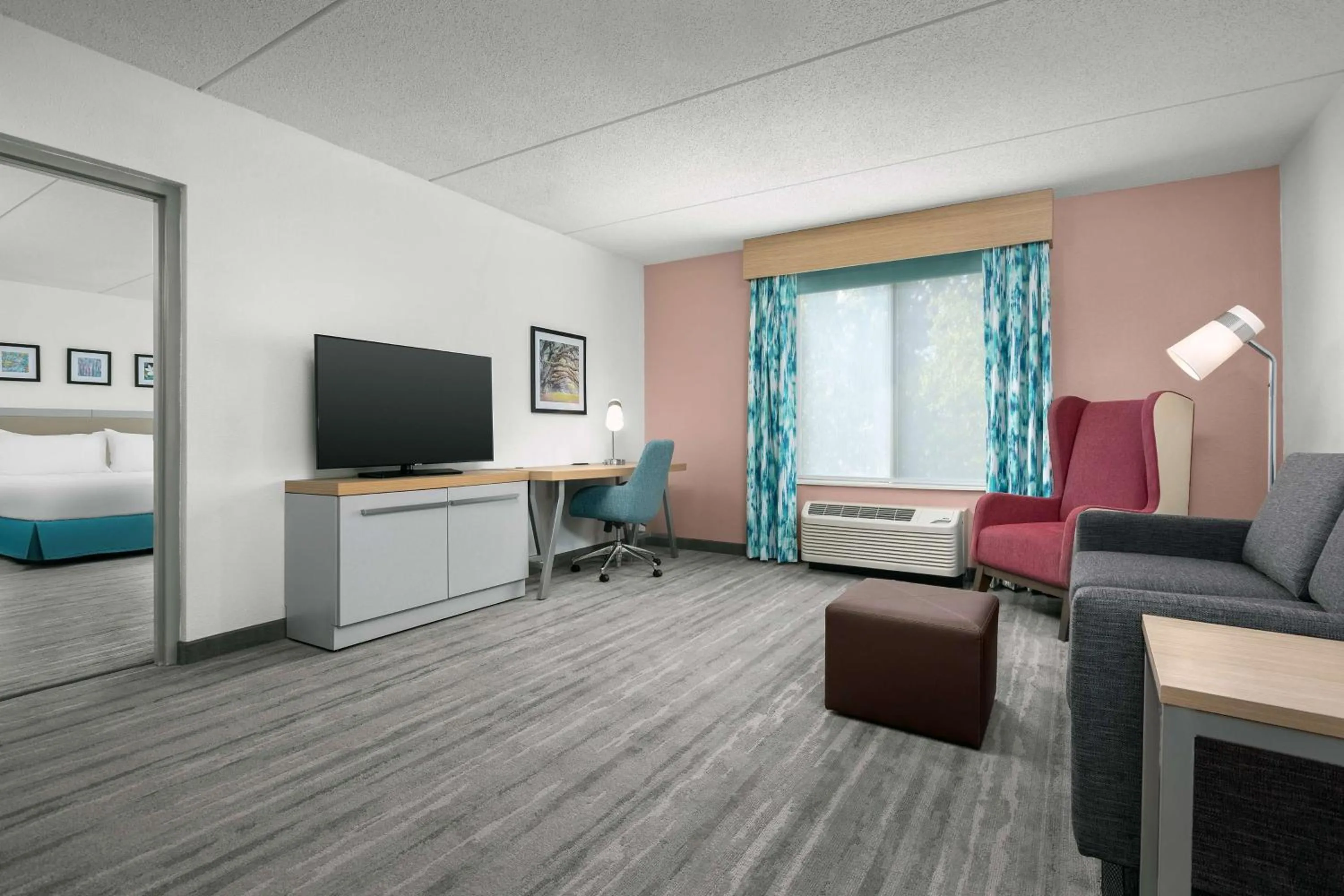 Bedroom, Bed in Hilton Garden Inn Greensboro