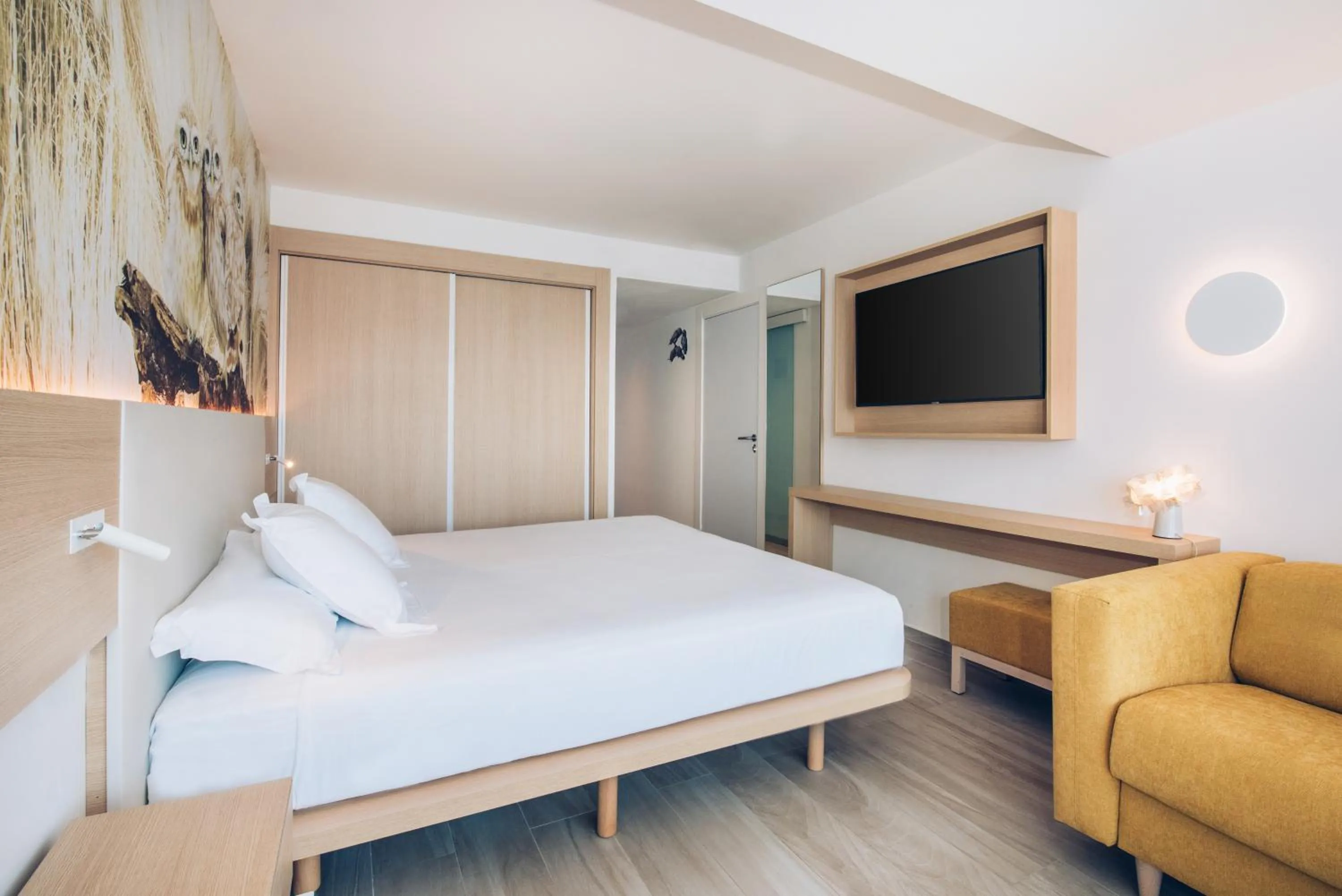 Bed in Iberostar Waves Herceg Novi All Inclusive