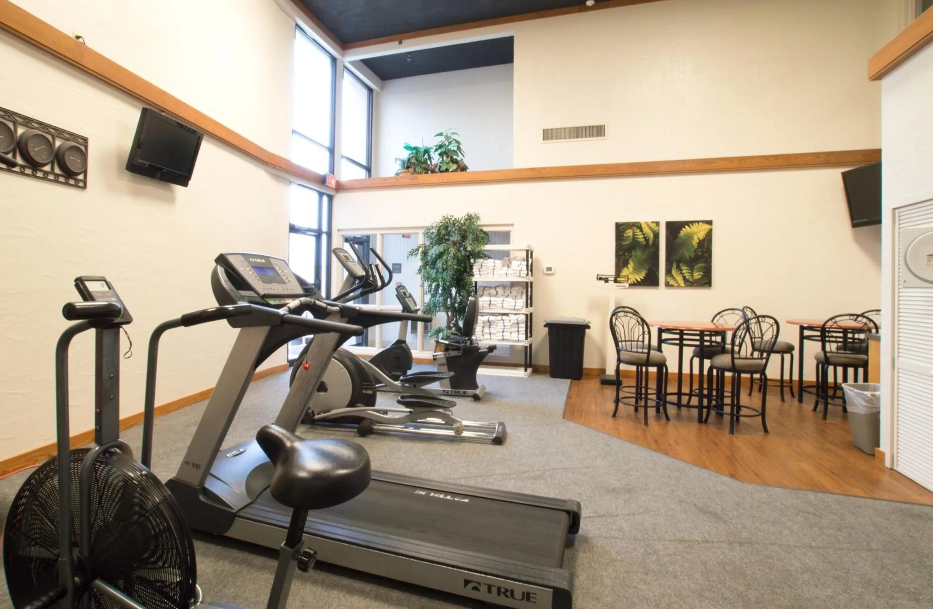 Fitness centre/facilities in Greenstay Hotel & Suites Central