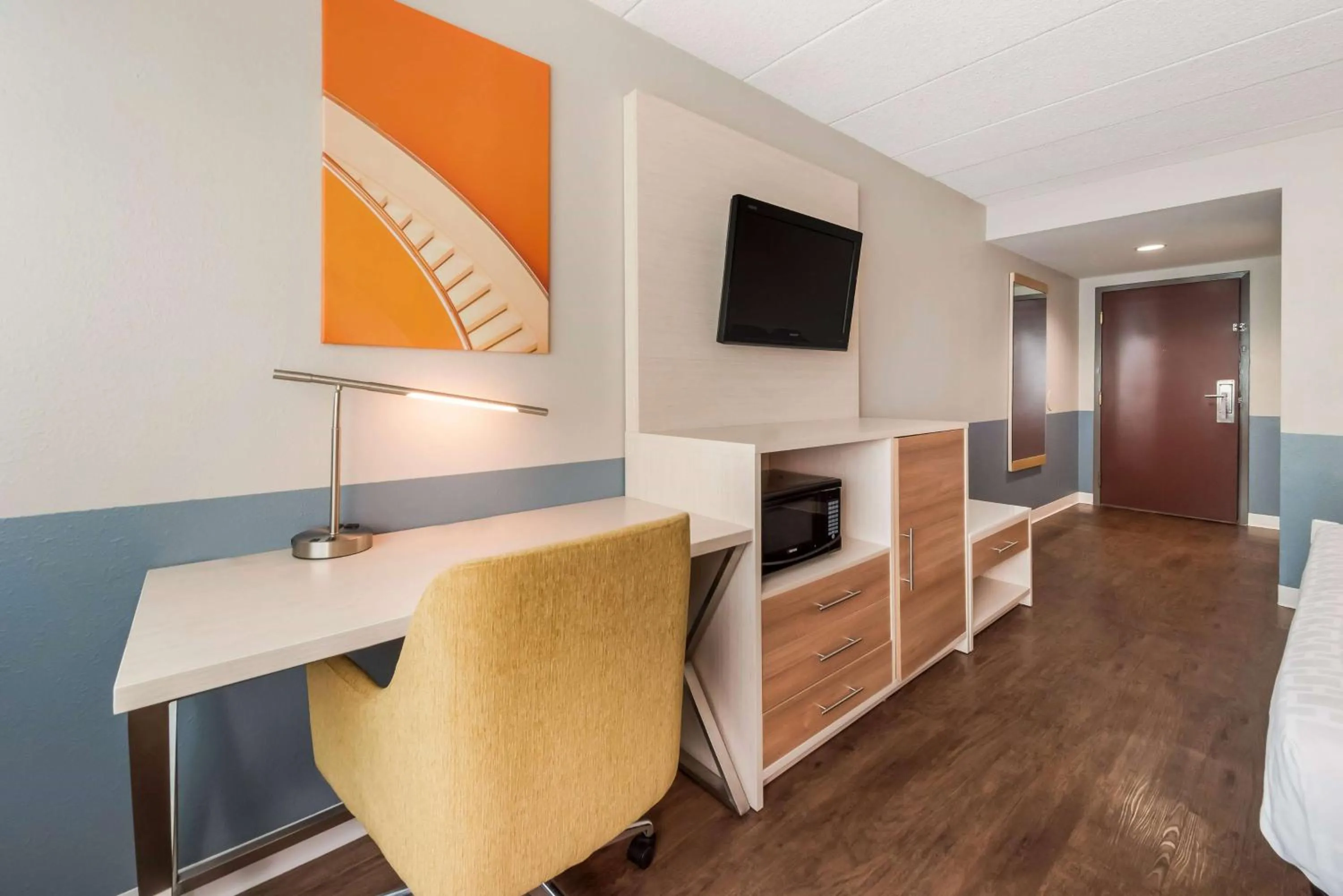 Photo of the whole room in Best Western Burlington Inn