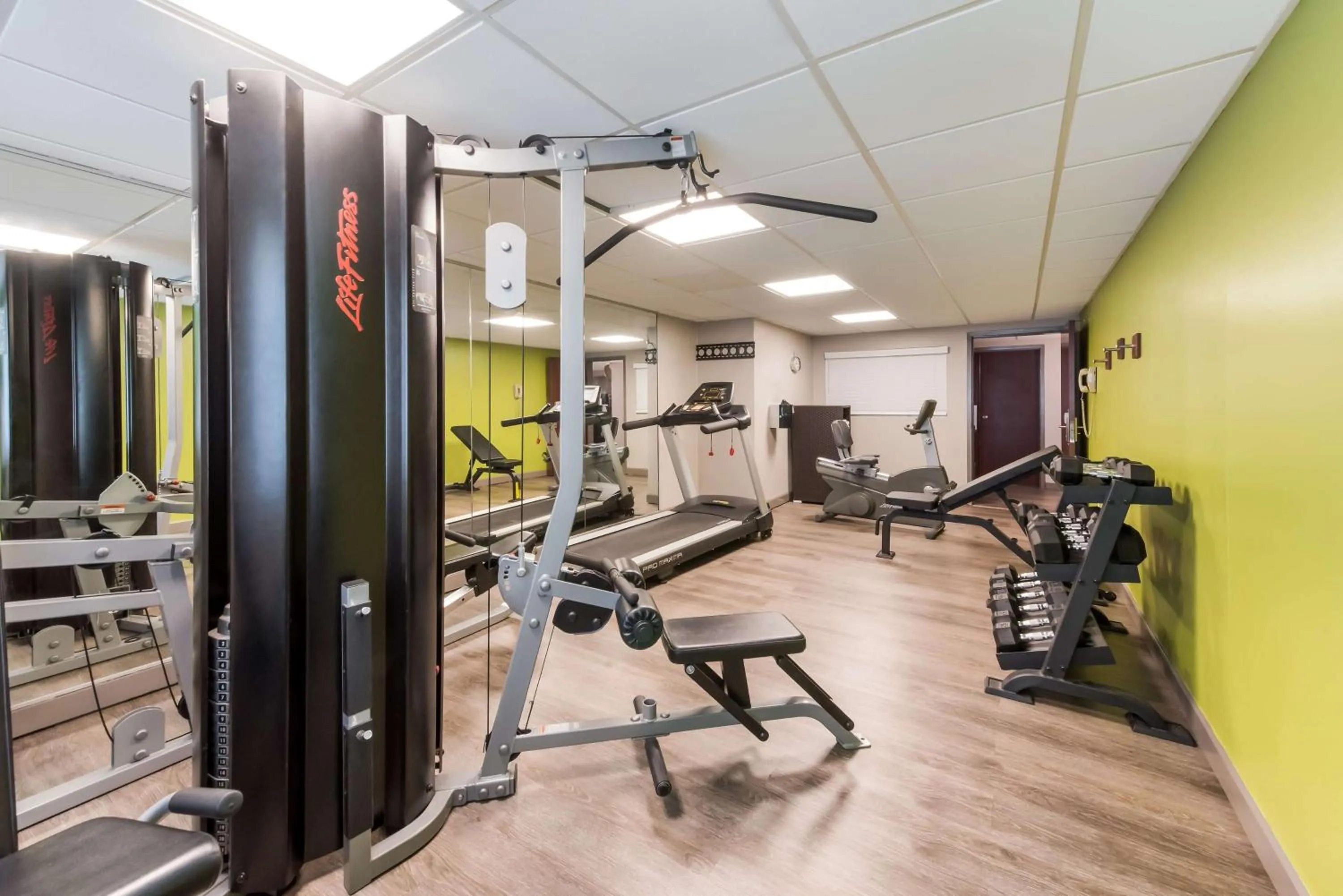 Fitness centre/facilities in Baymont by Wyndham Westampton