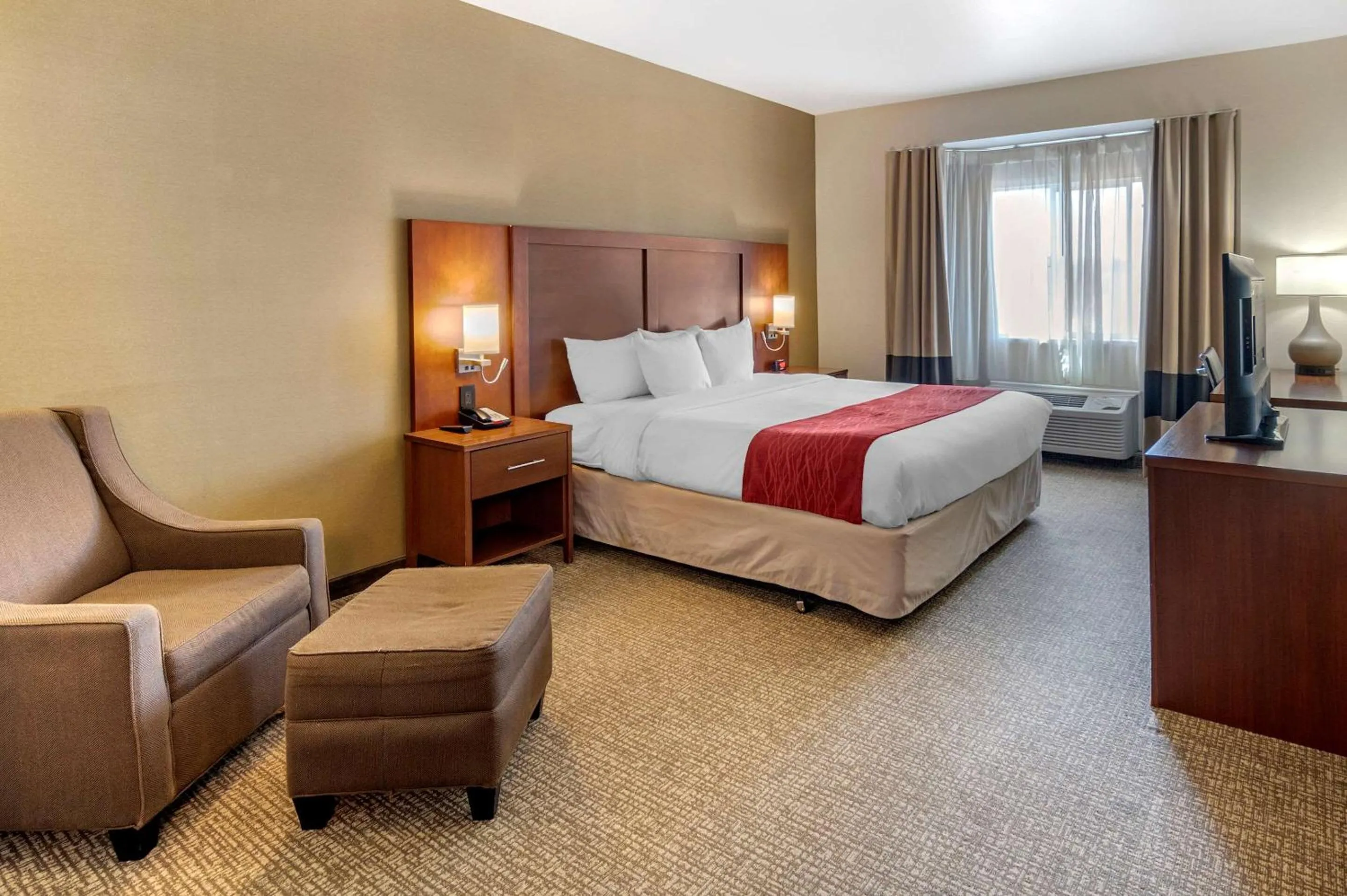 Bed in THE ATRIUM HOTEL SFO AIRPORT - FREE Shuttle & Breakfast