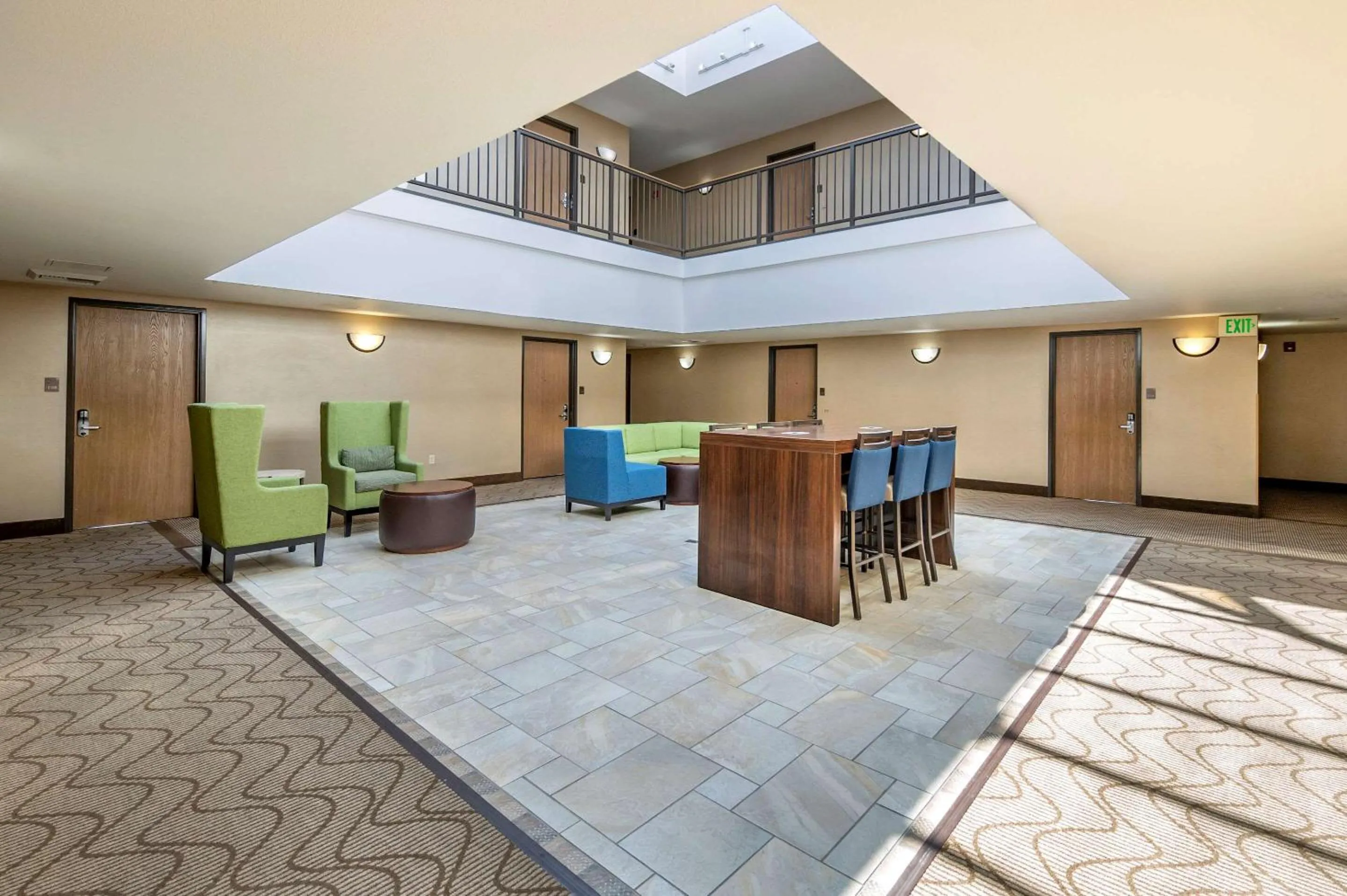 Lobby or reception in THE ATRIUM HOTEL SFO AIRPORT - FREE Shuttle & Breakfast