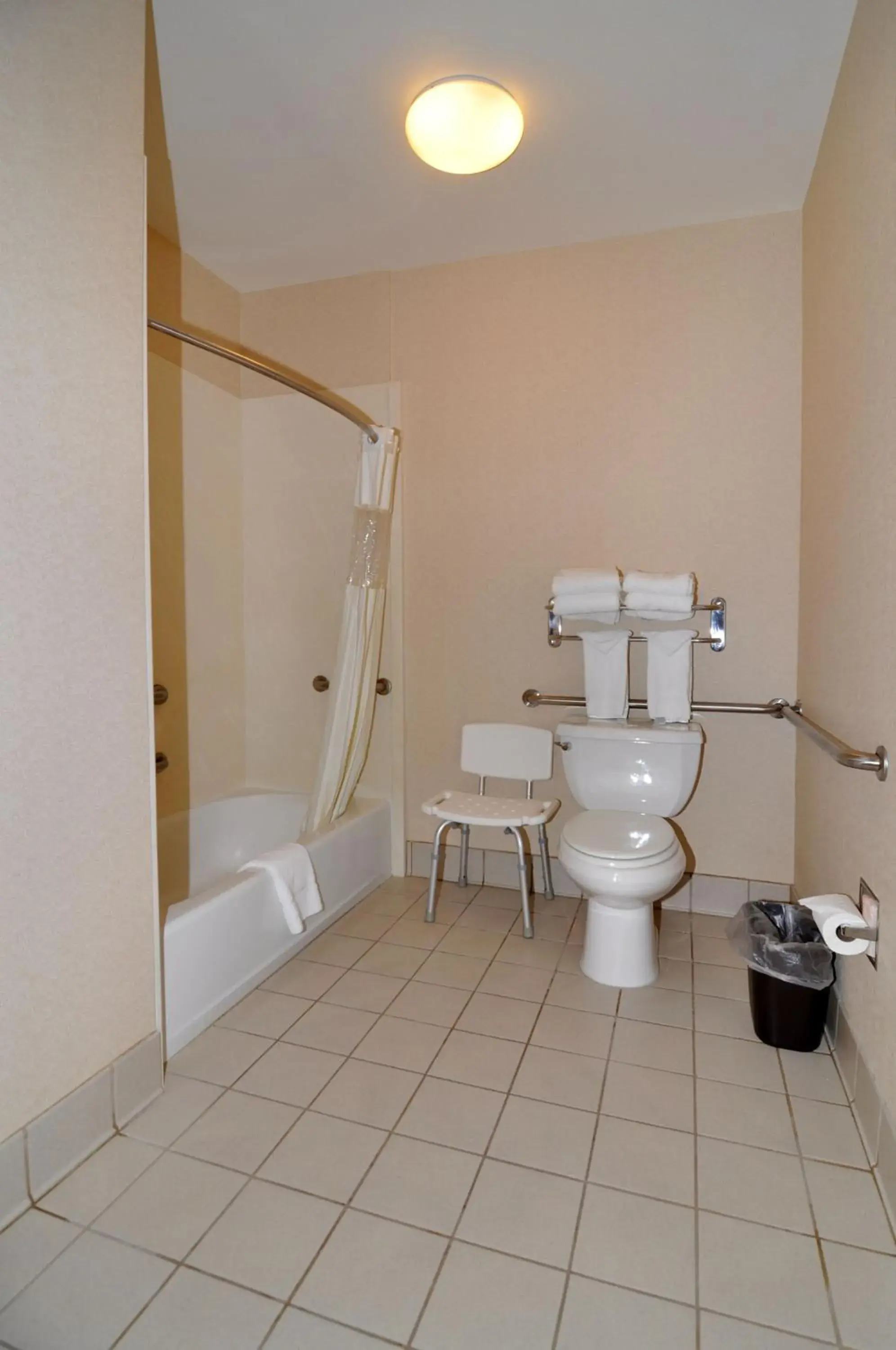 Bathroom in THE ATRIUM HOTEL SFO AIRPORT - FREE Shuttle & Breakfast Bathroom in THE ATRIUM HOTEL SFO AIRPORT - FREE Shuttle & Breakfast