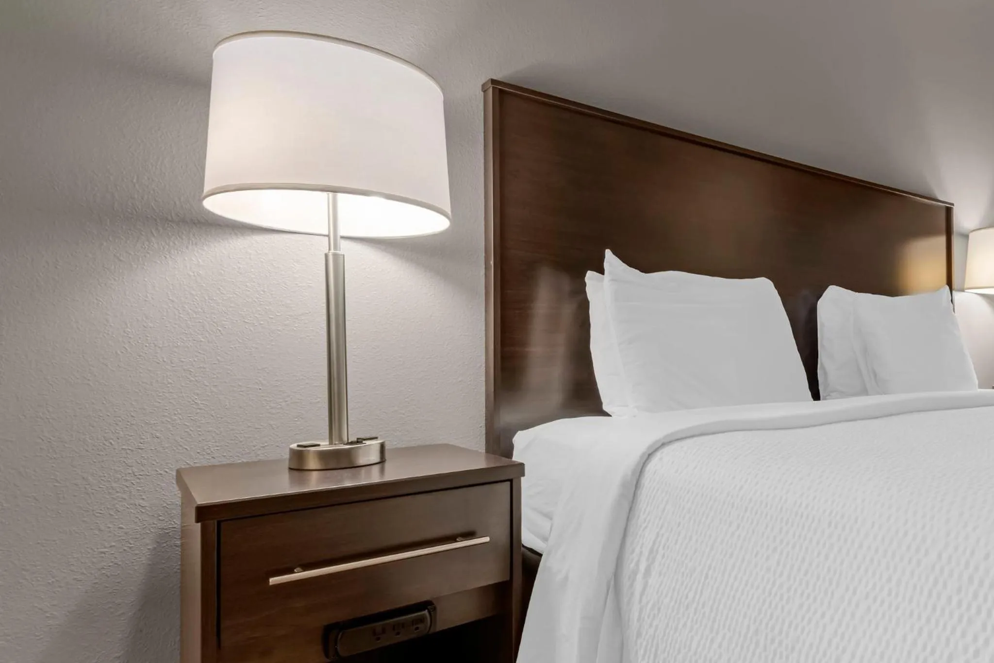 Bedroom, Bed in Red Roof Inn Dumas