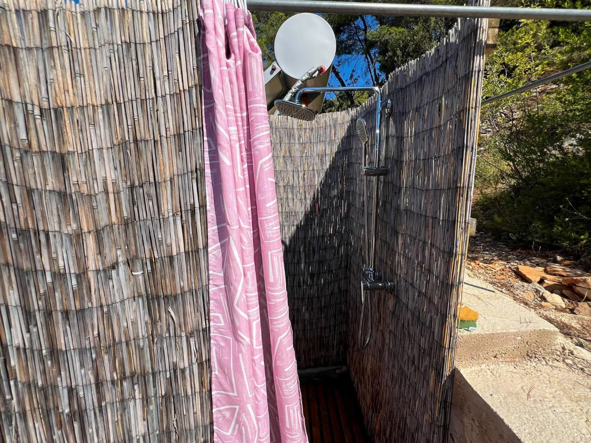 Shower in Robinson Olympos