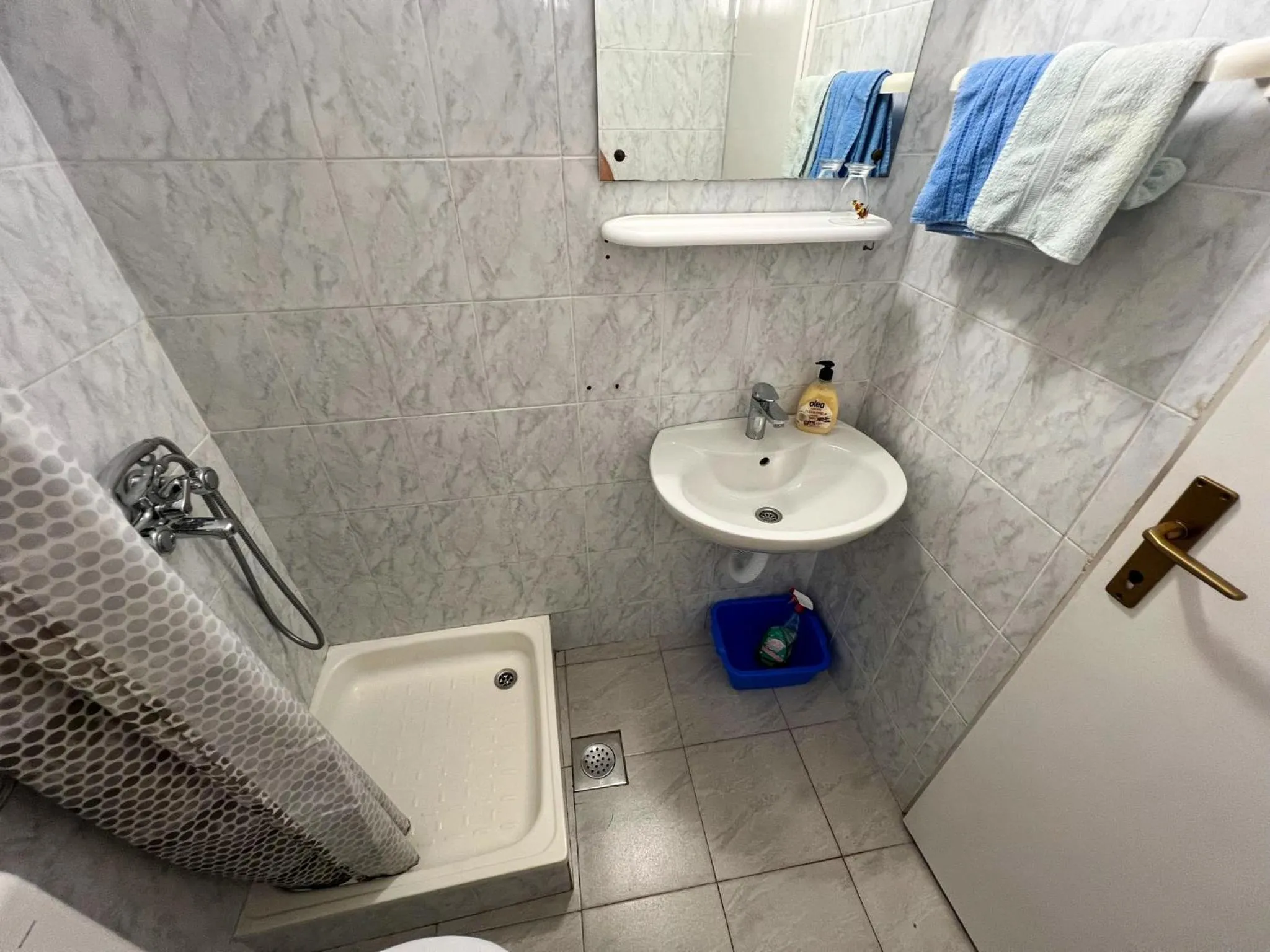 Shower in Robinson Olympos