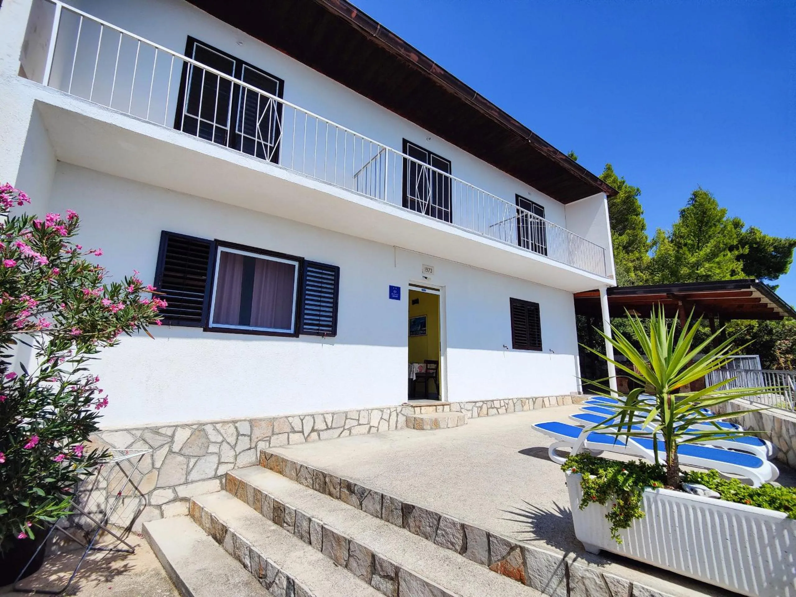 Property building in Robinson Olympos
