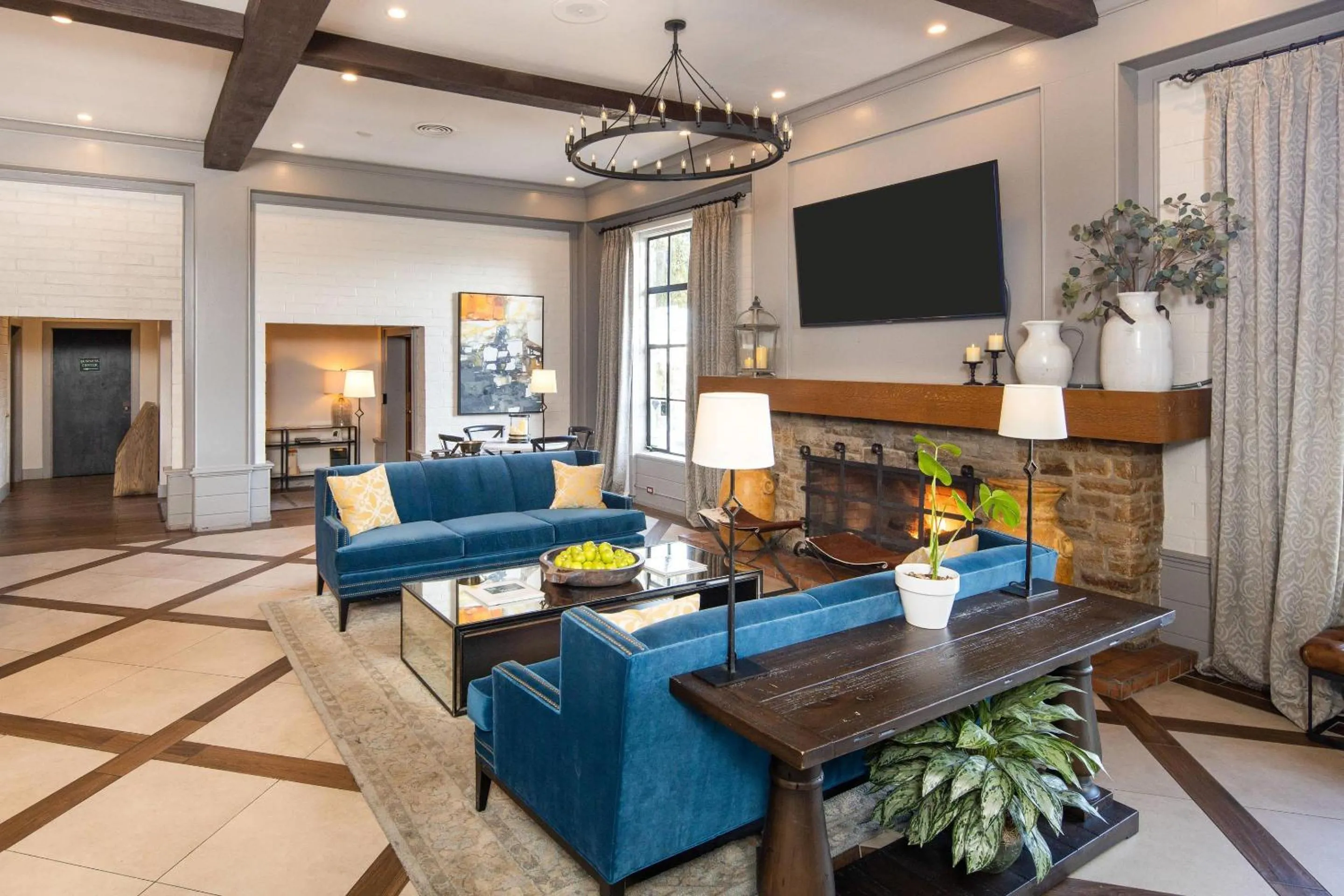 Lobby or reception in Inn Marin and Suites, an Ascend Collection Hotel