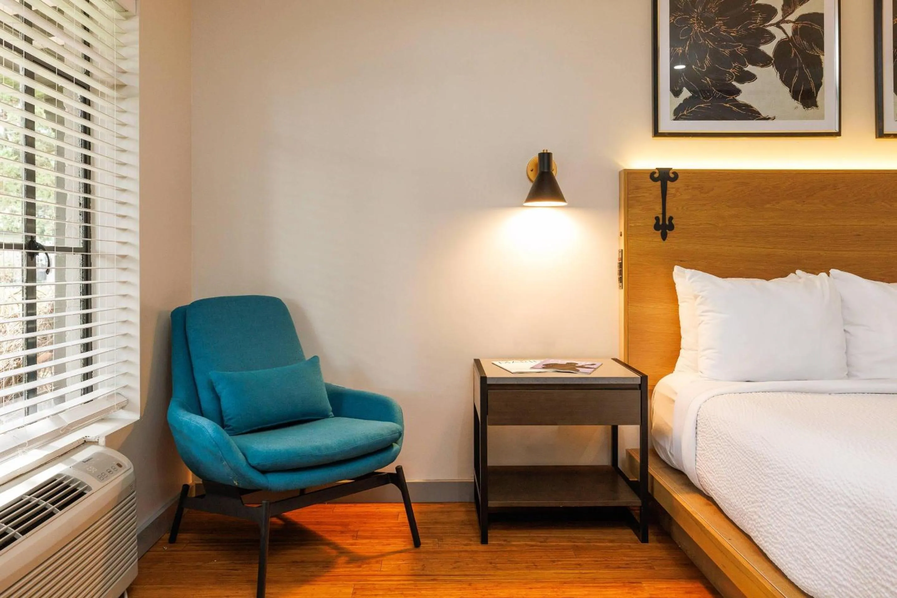 Bedroom, Bed in Inn Marin and Suites, an Ascend Collection Hotel