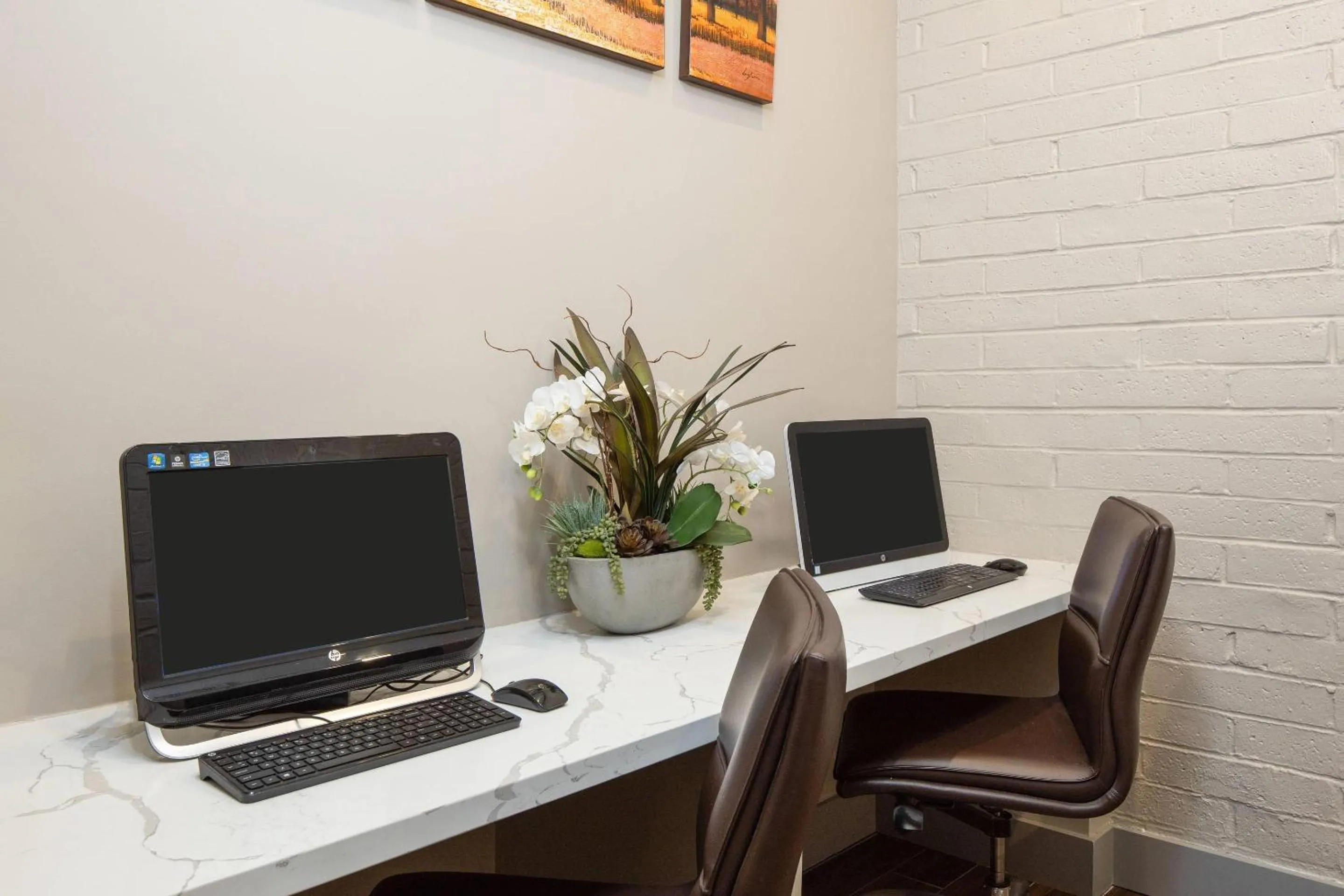 Business facilities in Inn Marin and Suites, an Ascend Collection Hotel