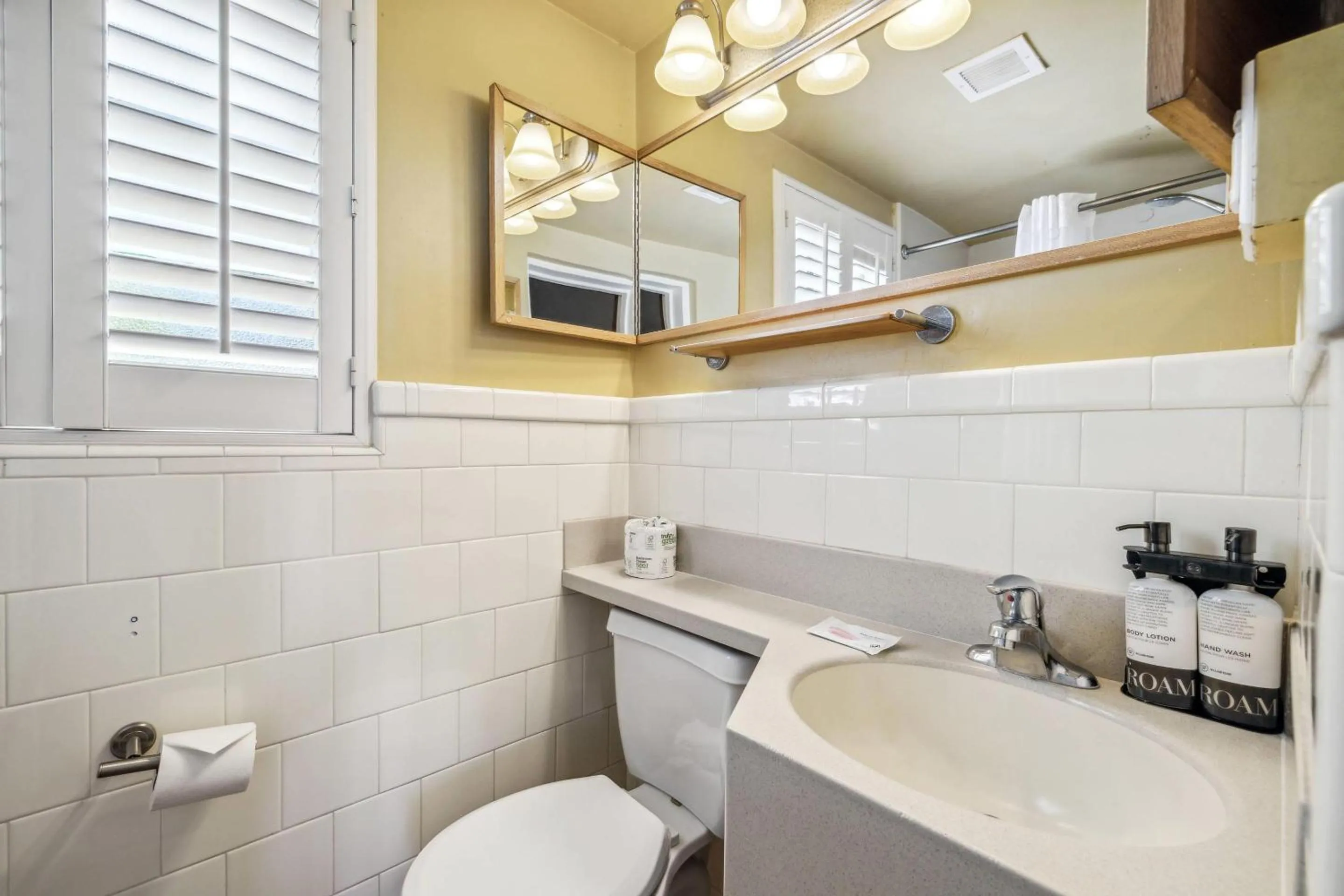 Bedroom in Inn Marin and Suites, an Ascend Collection Hotel