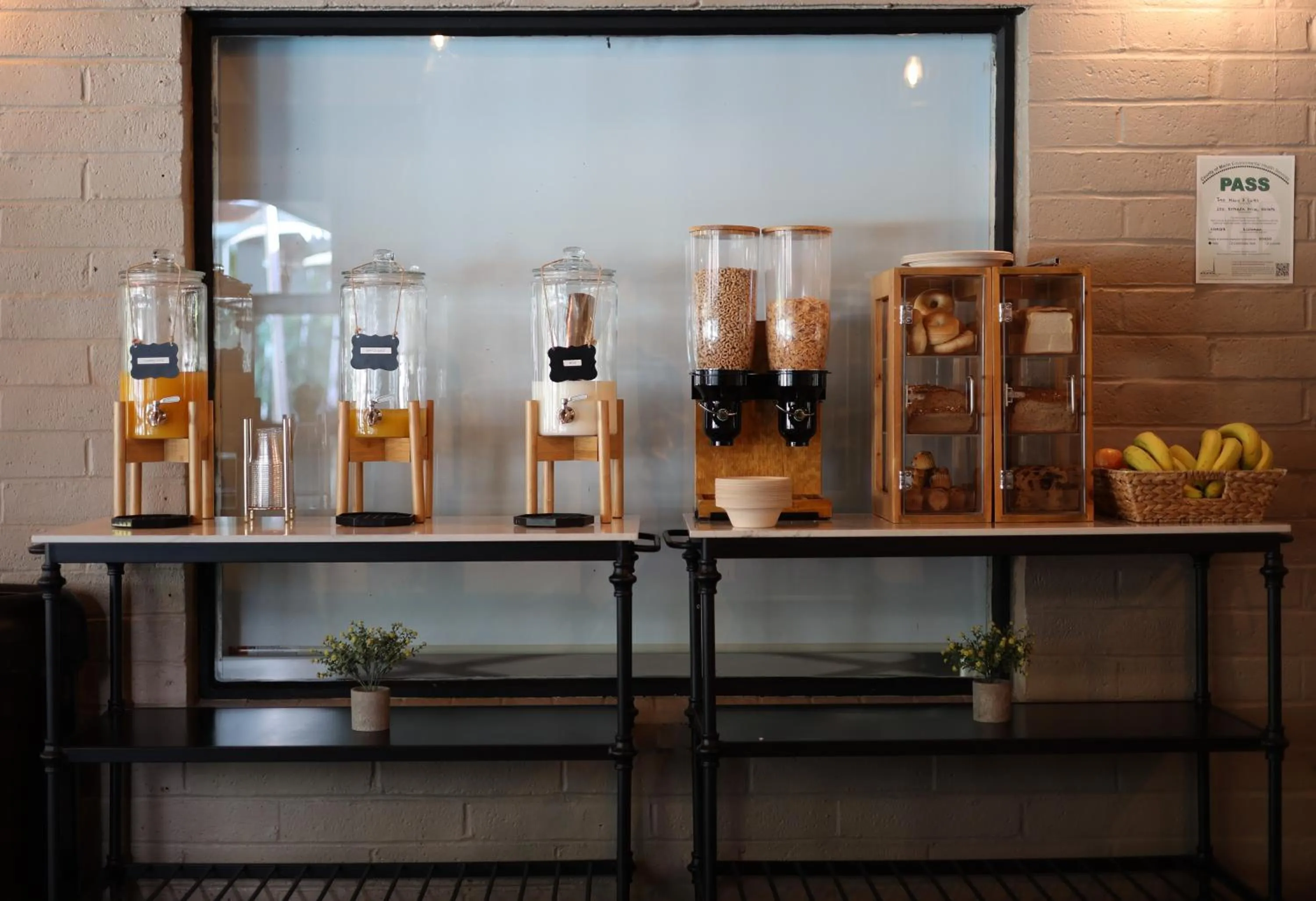 Seating area in Inn Marin and Suites, an Ascend Collection Hotel