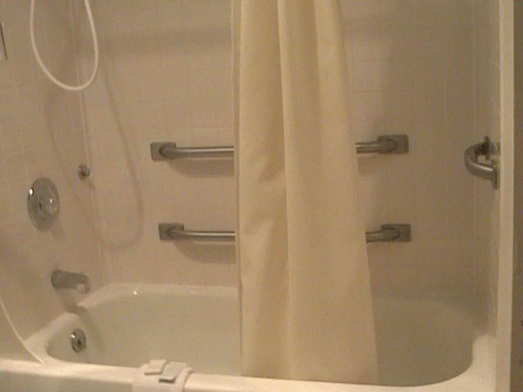 Hot Tub in Days Inn by Wyndham Anderson IN