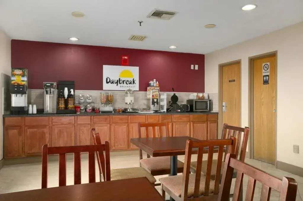 Restaurant/places to eat in Days Inn by Wyndham Anderson IN Restaurant/places to eat in Days Inn by Wyndham Anderson IN