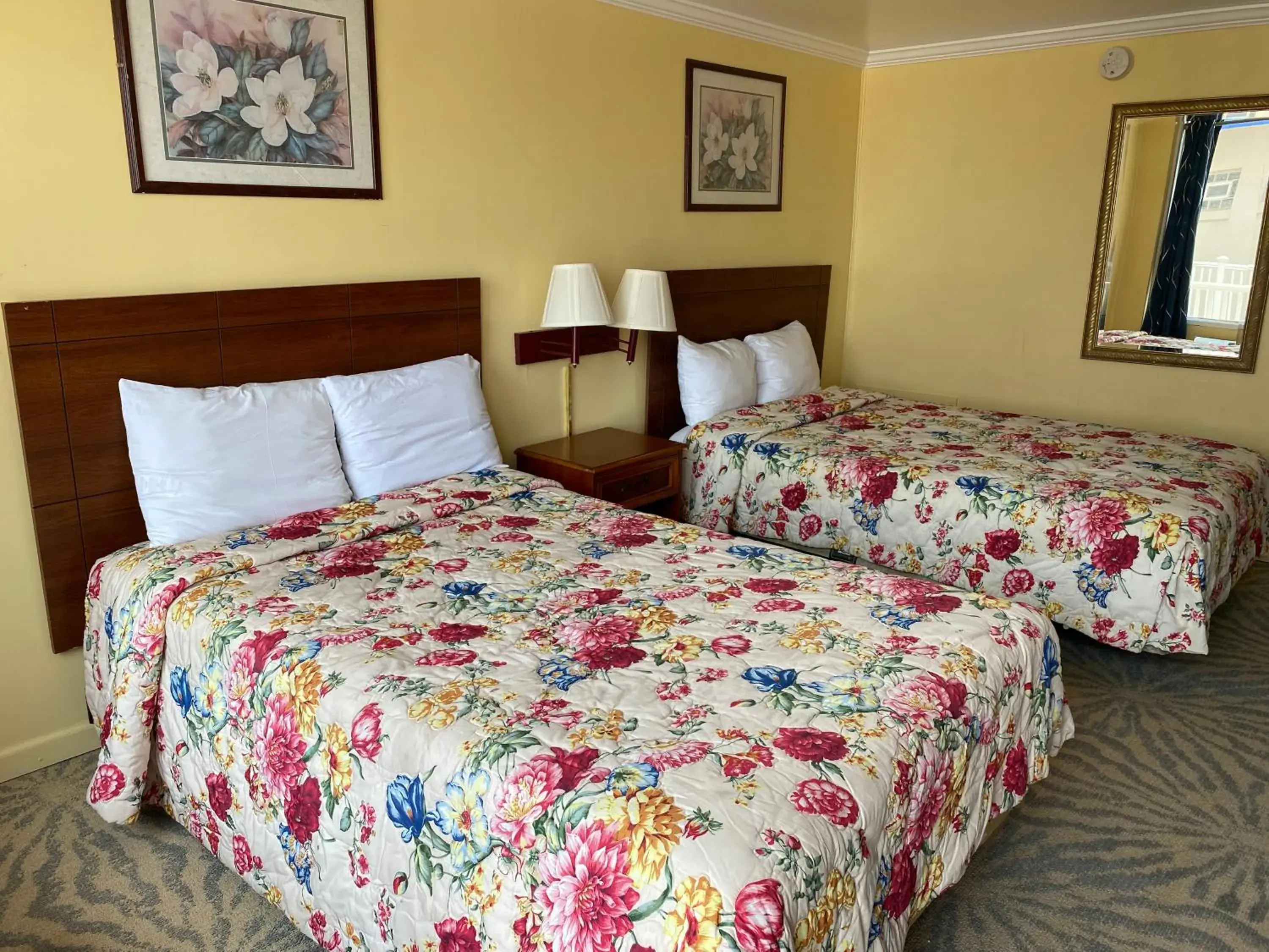 Double Room with Two Double Beds in Downbeach Inn Double Room with Two Double Beds in Downbeach Inn