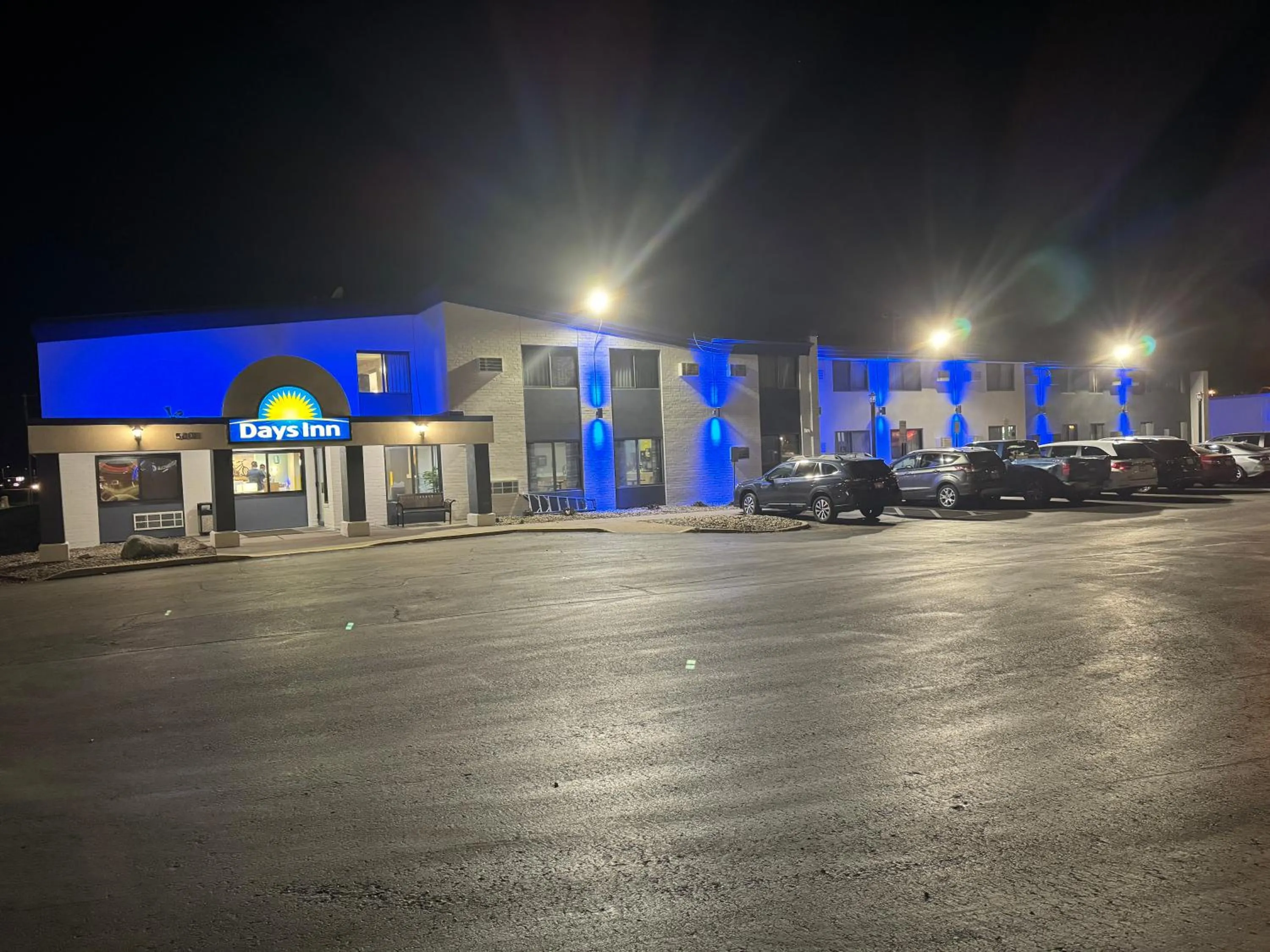 Property building in Days Inn by Wyndham Sioux Falls Airport