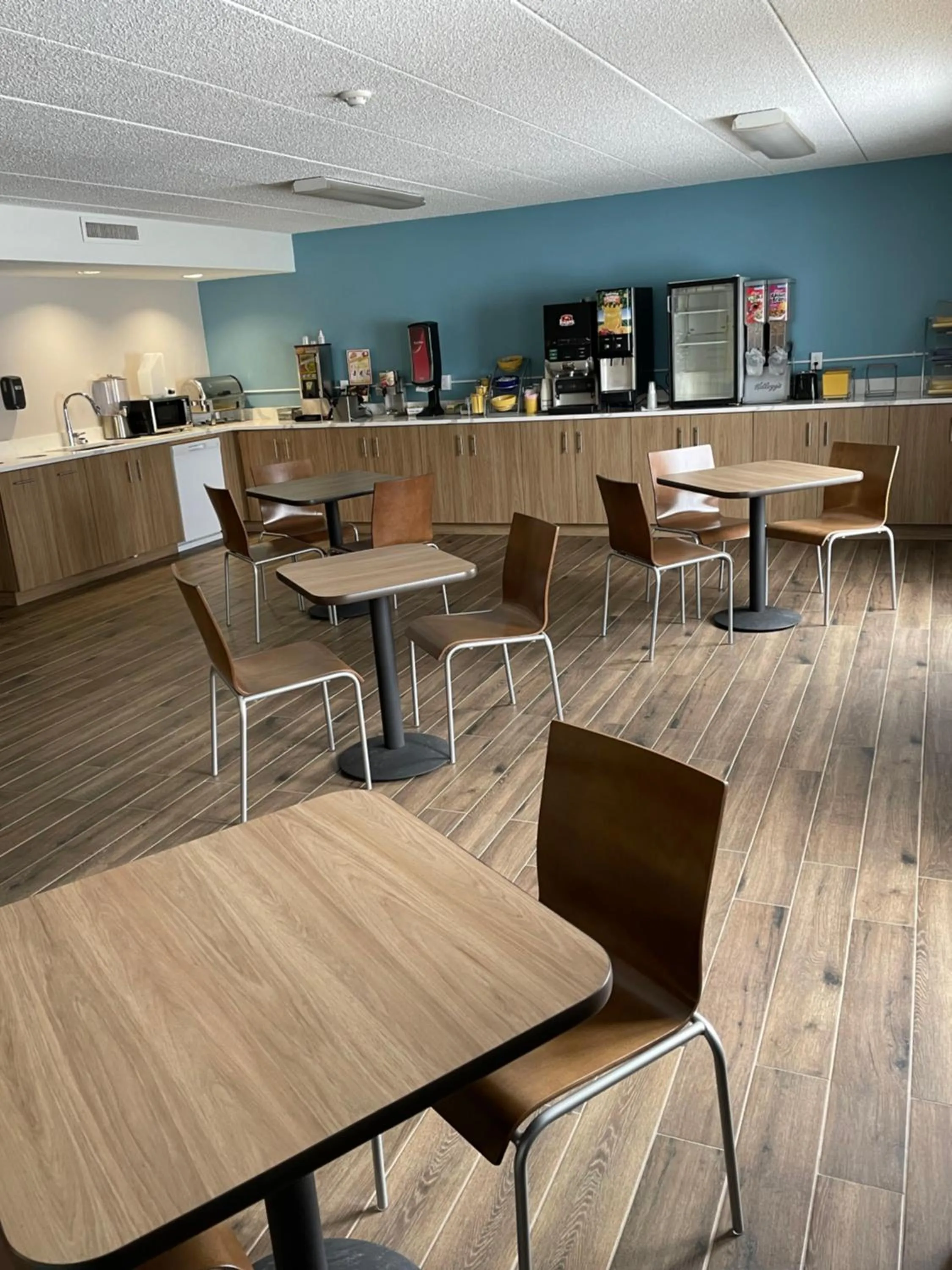 Breakfast in Days Inn by Wyndham Sioux Falls Airport