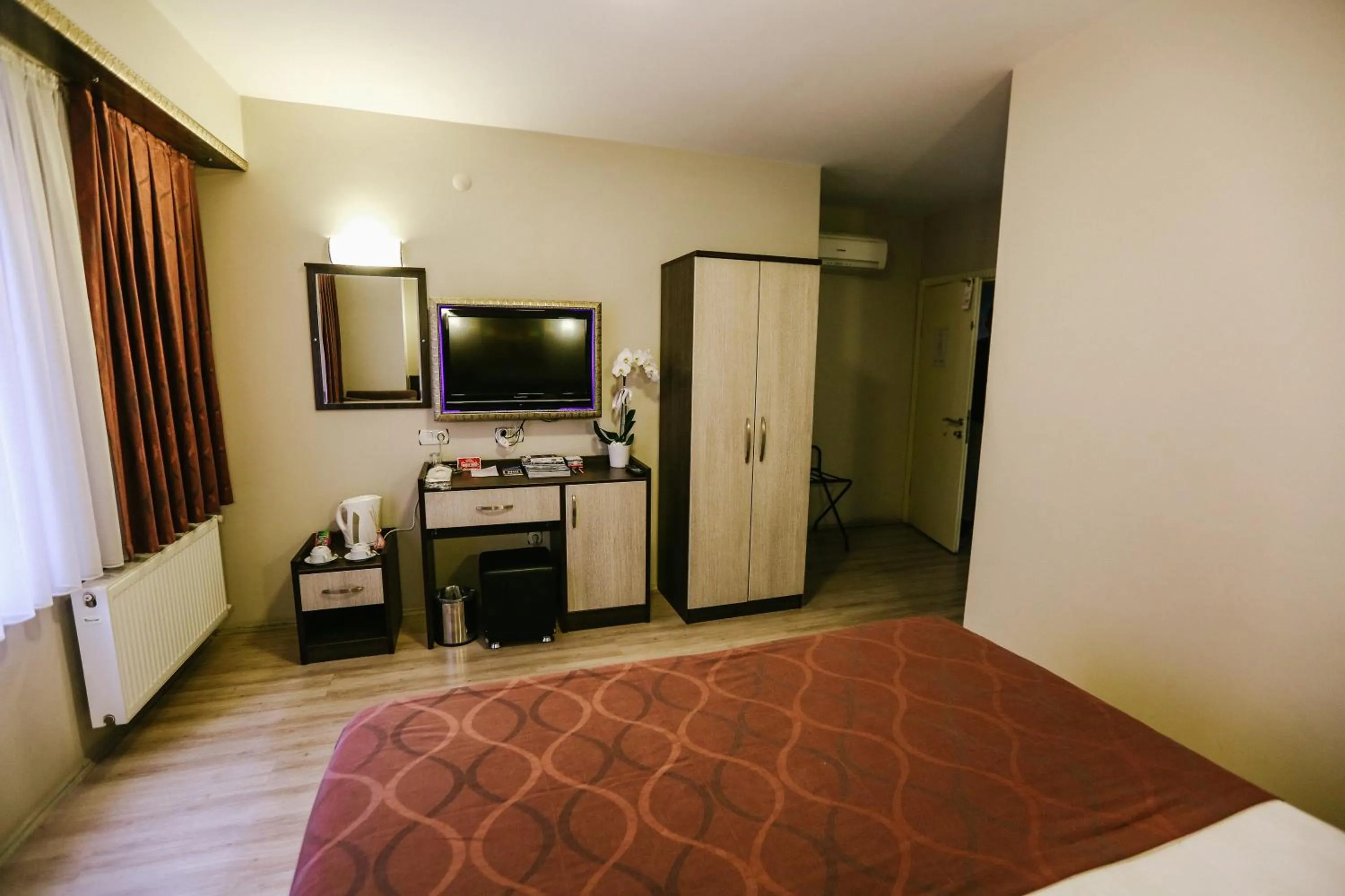 Bed in Canakkale Bogaz Hotel